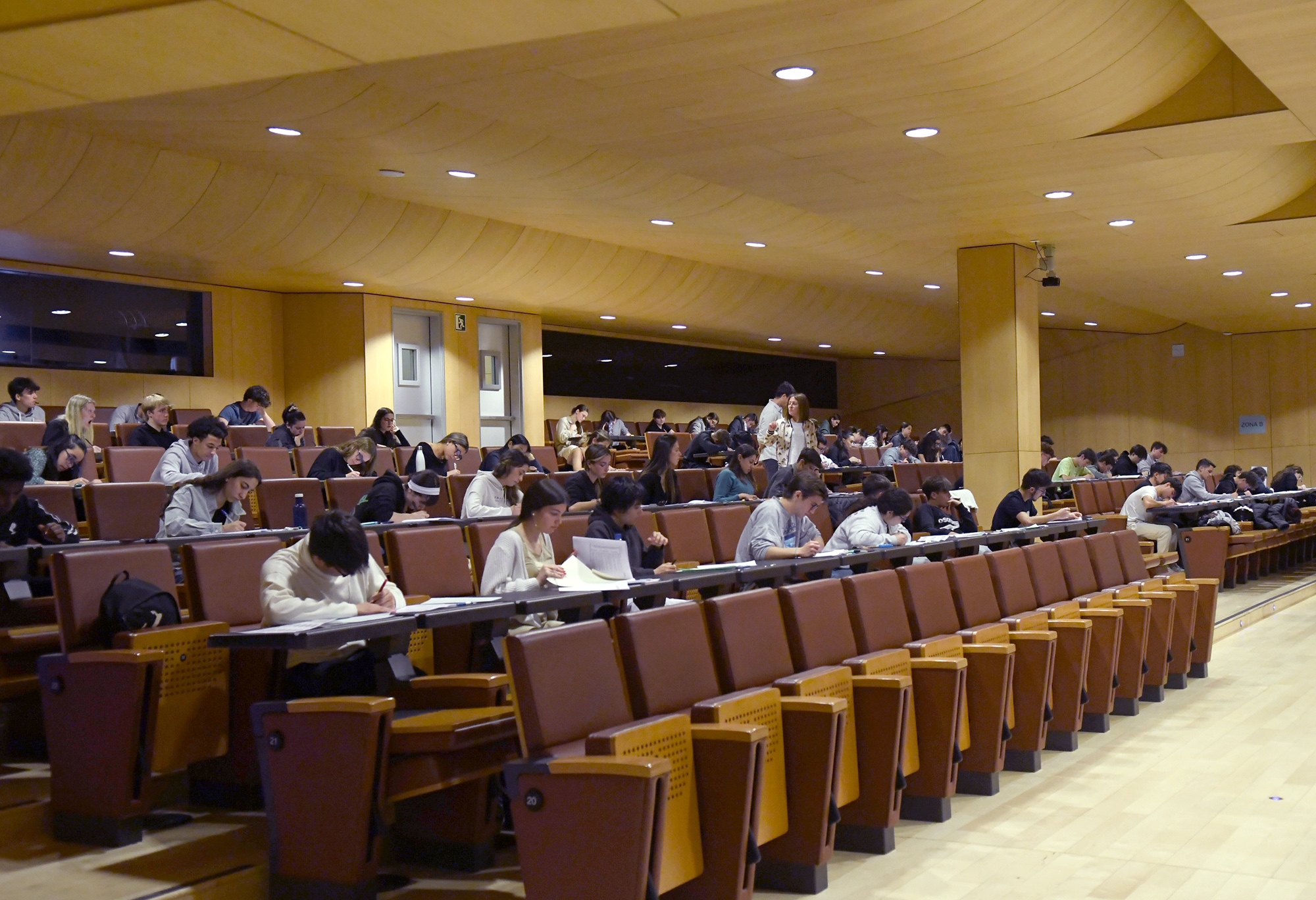 240 alumnes s’examinen de les Proves Oficials de Batxillerat