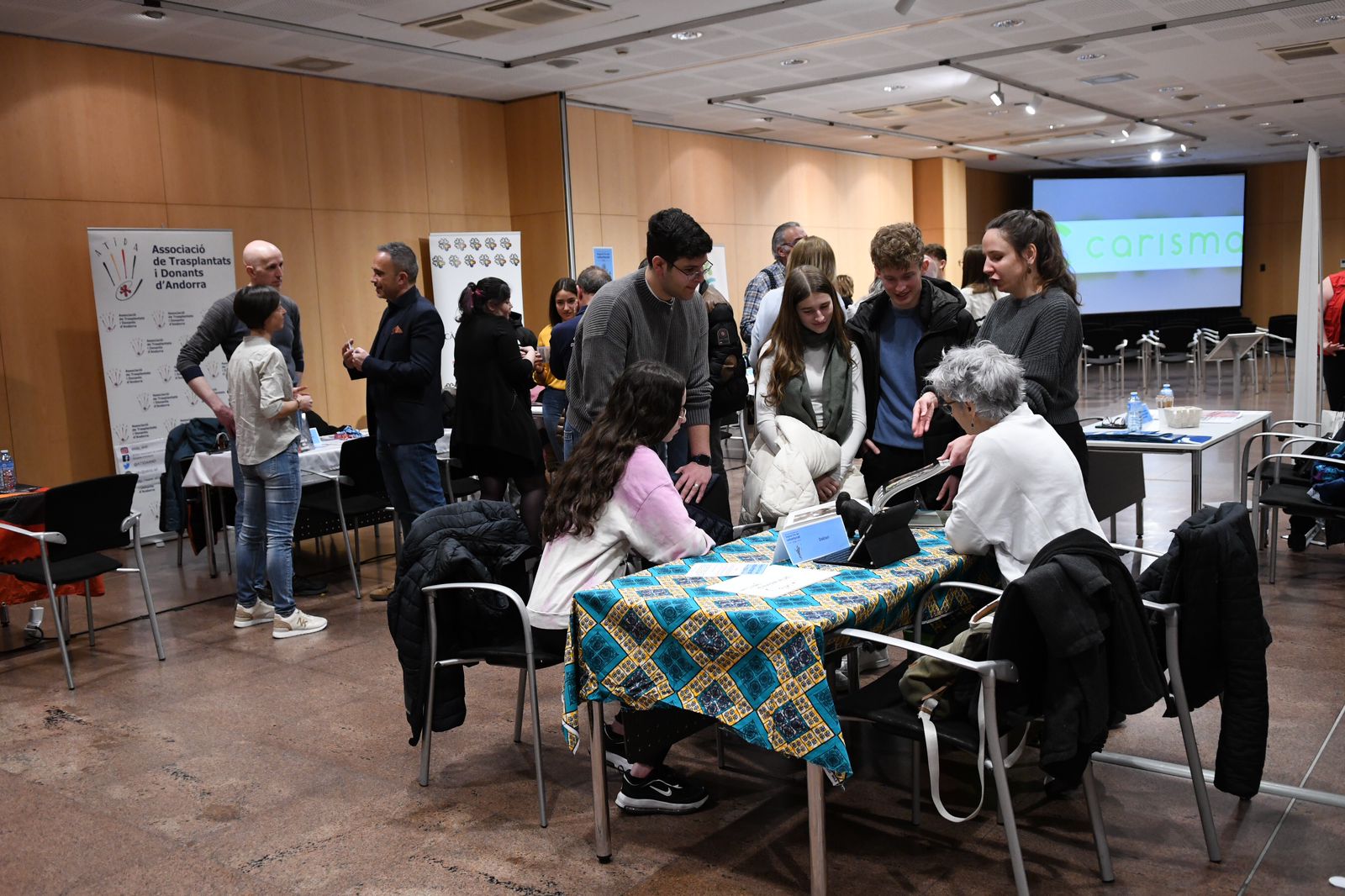 Alain Cabanes defineix la Fira del voluntariat com la prova d’una societat solidària i compromesa