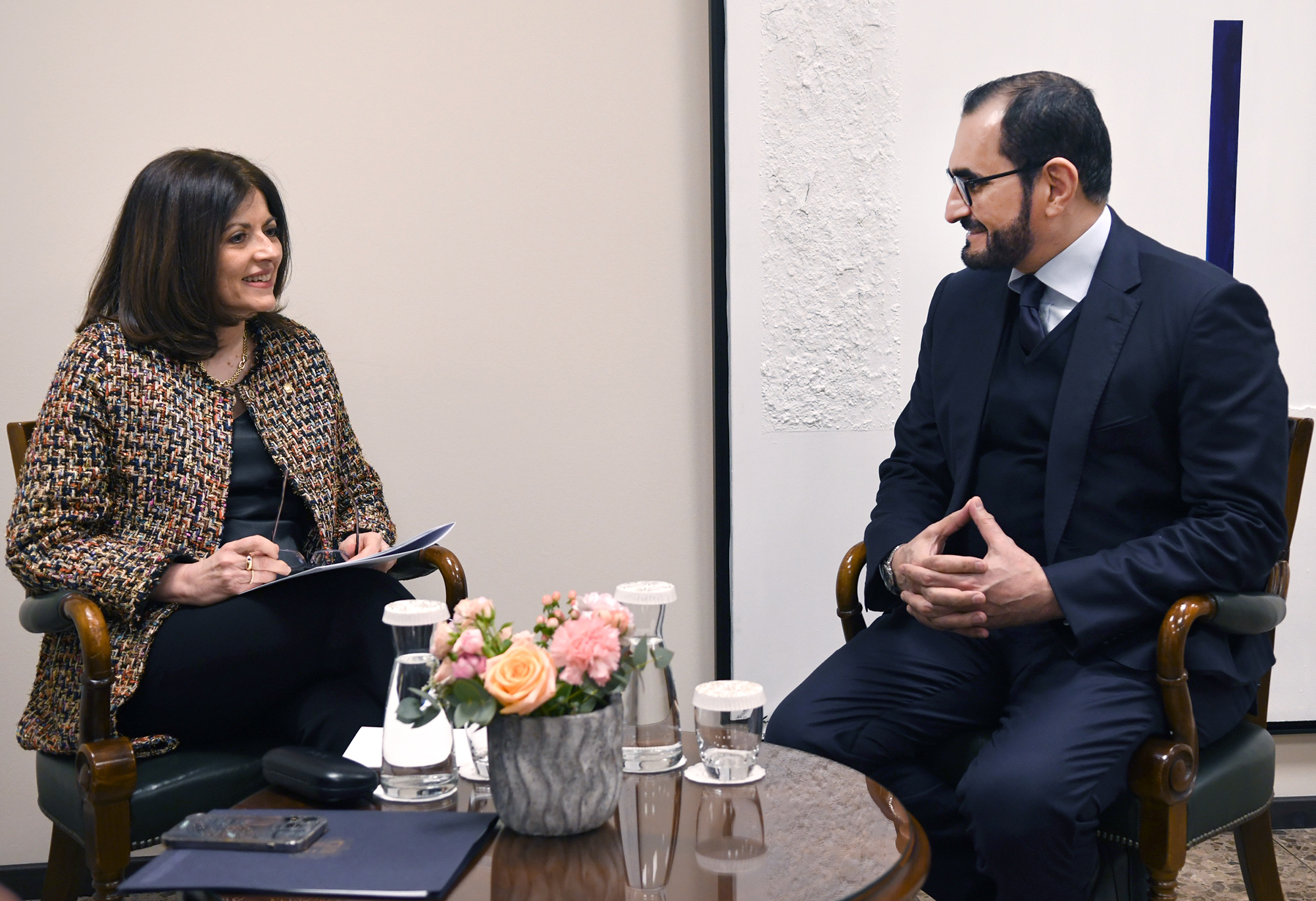 La ministra Tor rep les còpies d’estil de set ambaixadors acreditats a Andorra