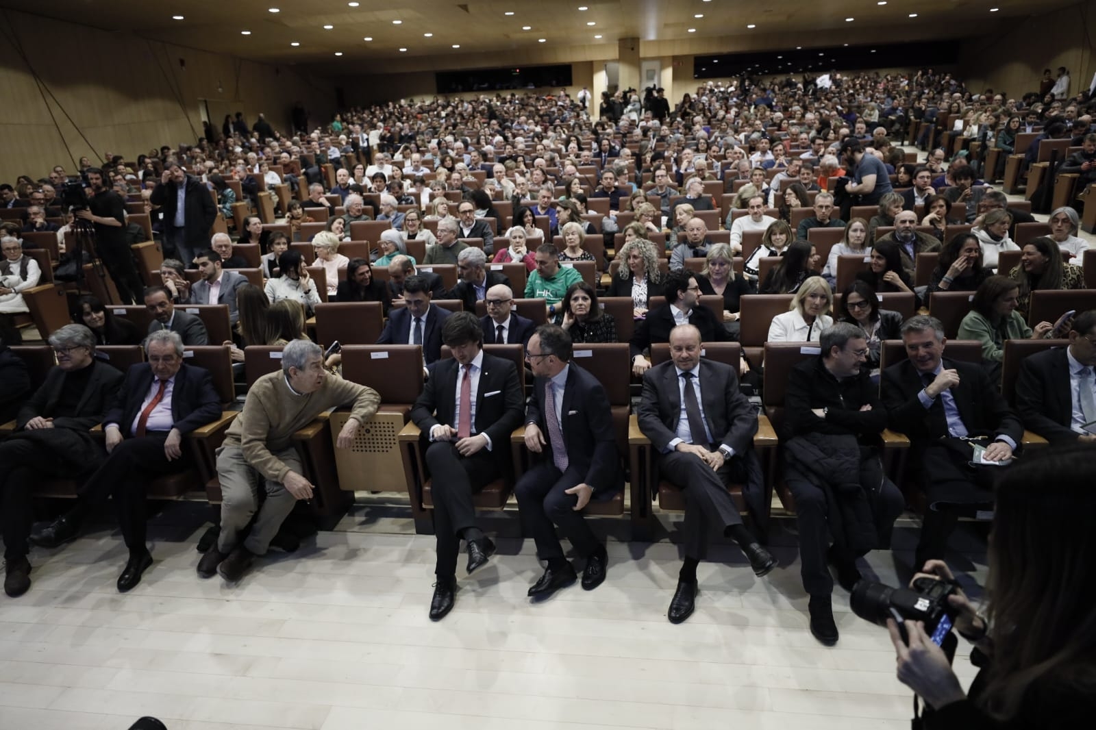 Els detalls de l’Acord d’associació amb la Unió Europea s’exposen davant d’un públic multitudinari