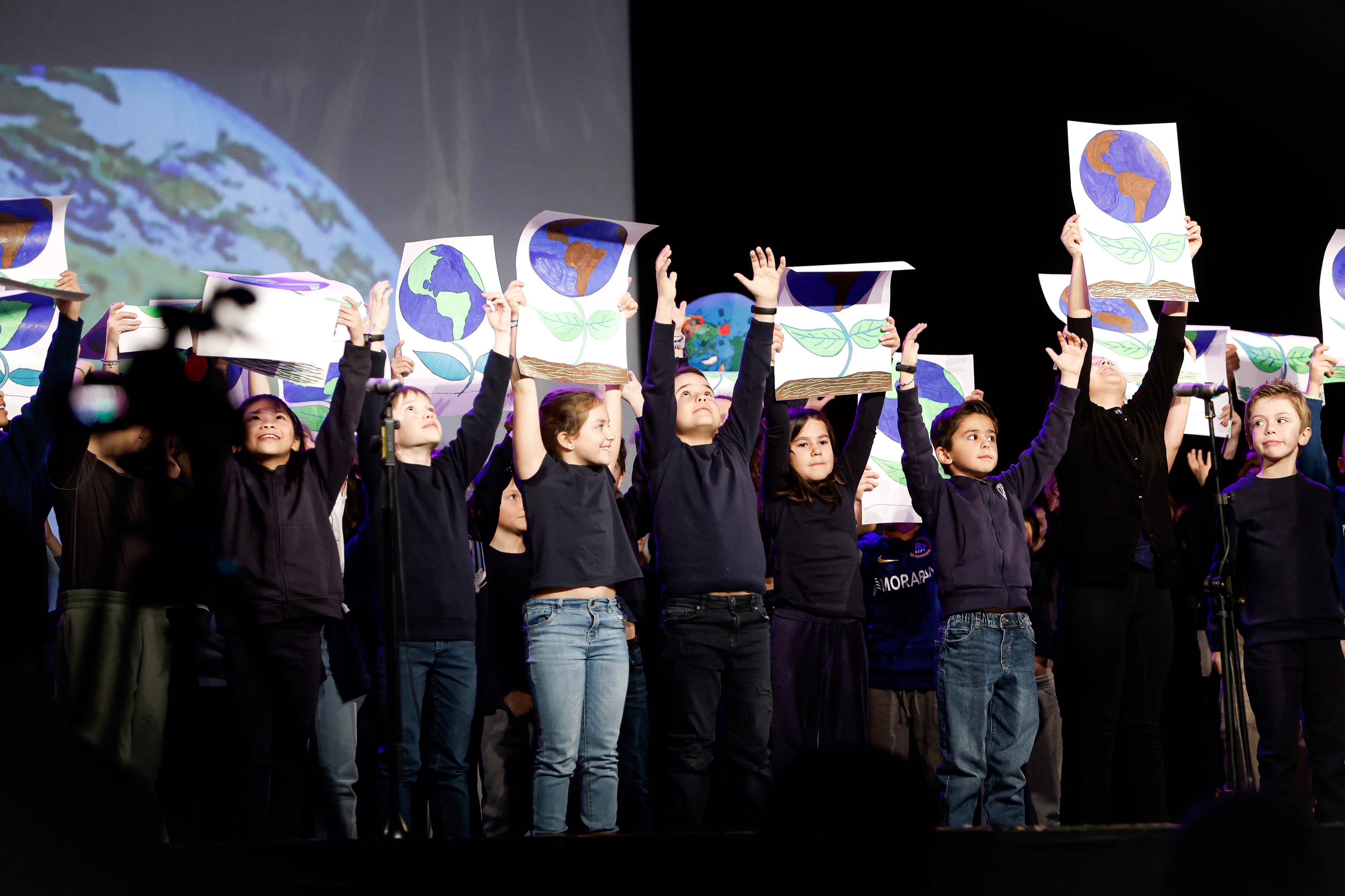 Més de 330 alumnes de primera ensenyança del sistema educatiu andorrà participen en la cantada interescolar