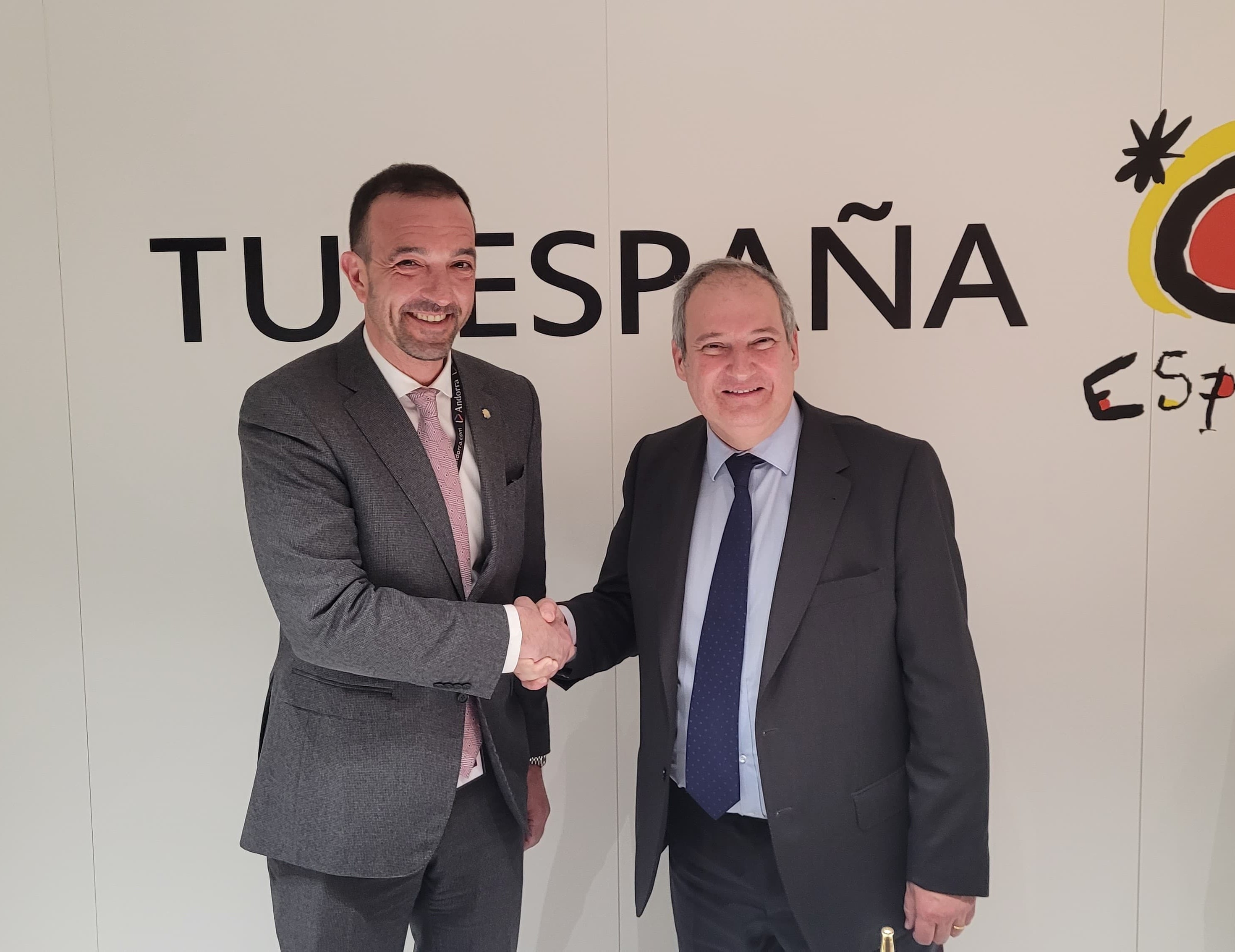 El ministre Jordi Torres i el seu homòleg espanyol, Jordi Hereu, comparteixen estratègies de turisme sostenible a Fitur