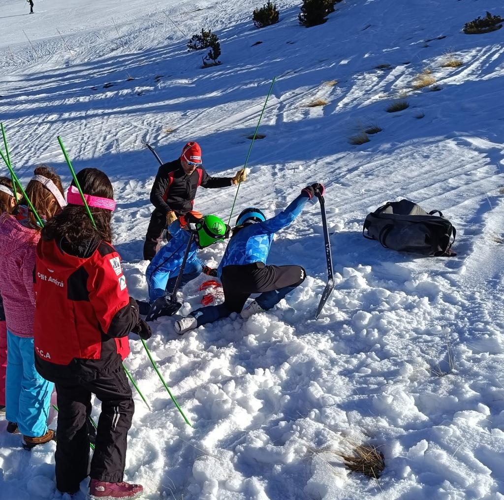 Comencen els tallers de nivologia i actuació en casos d’allaus per a alumnes de tots els sistemes educatius