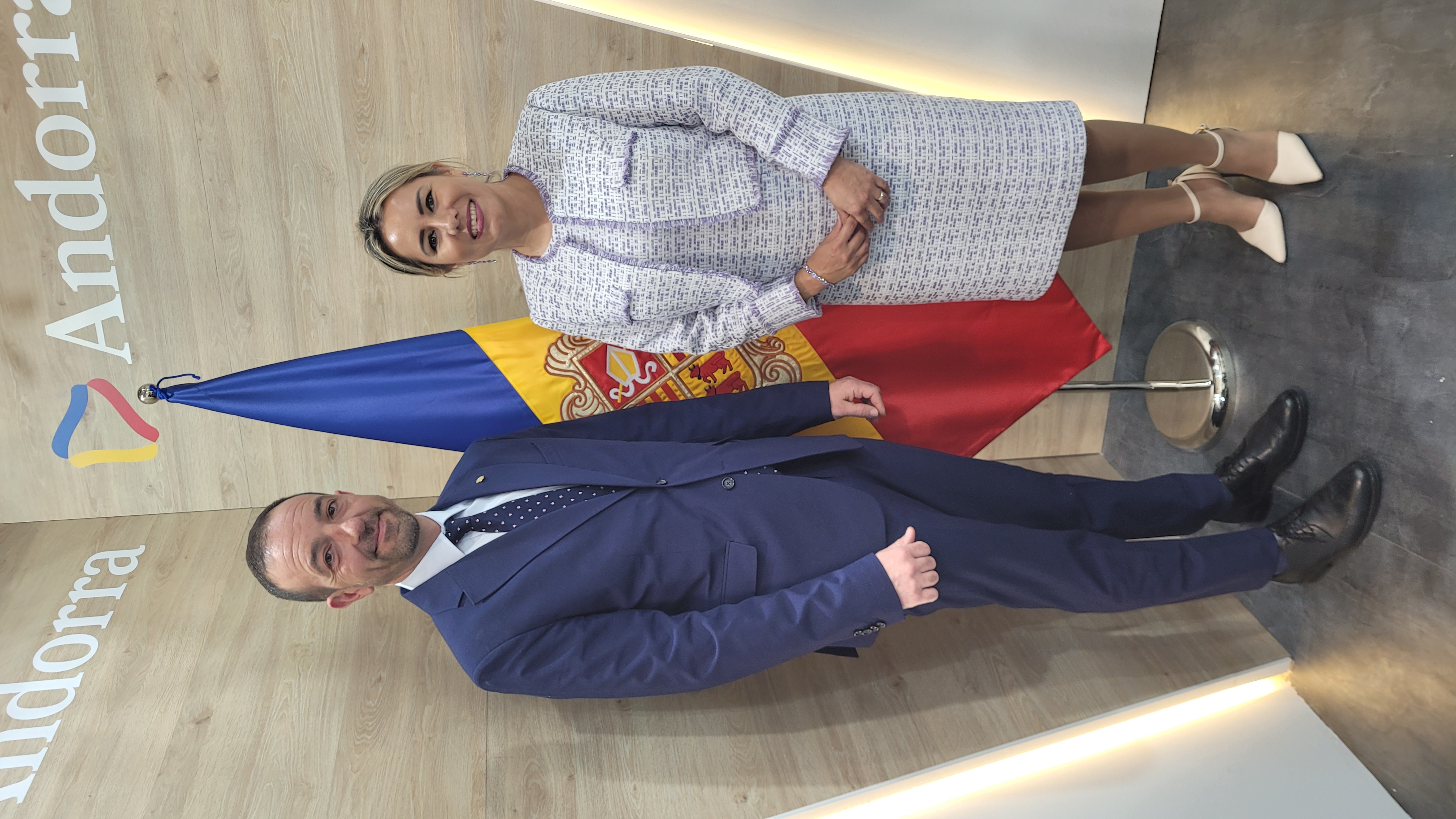 El ministre Jordi Torres i el conseller balear de Turisme, Cultura i Esports, Jaume Bauzá, celebren el bon funcionament del vol entre Andorra-La Seu d’Urgell i Palma