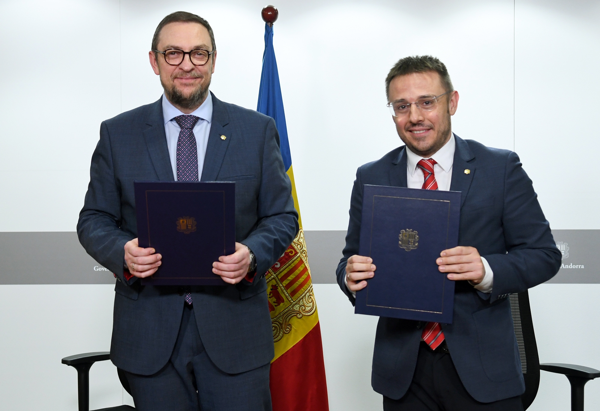 Educació i Interior reforcen la col·laboració en matèria formativa