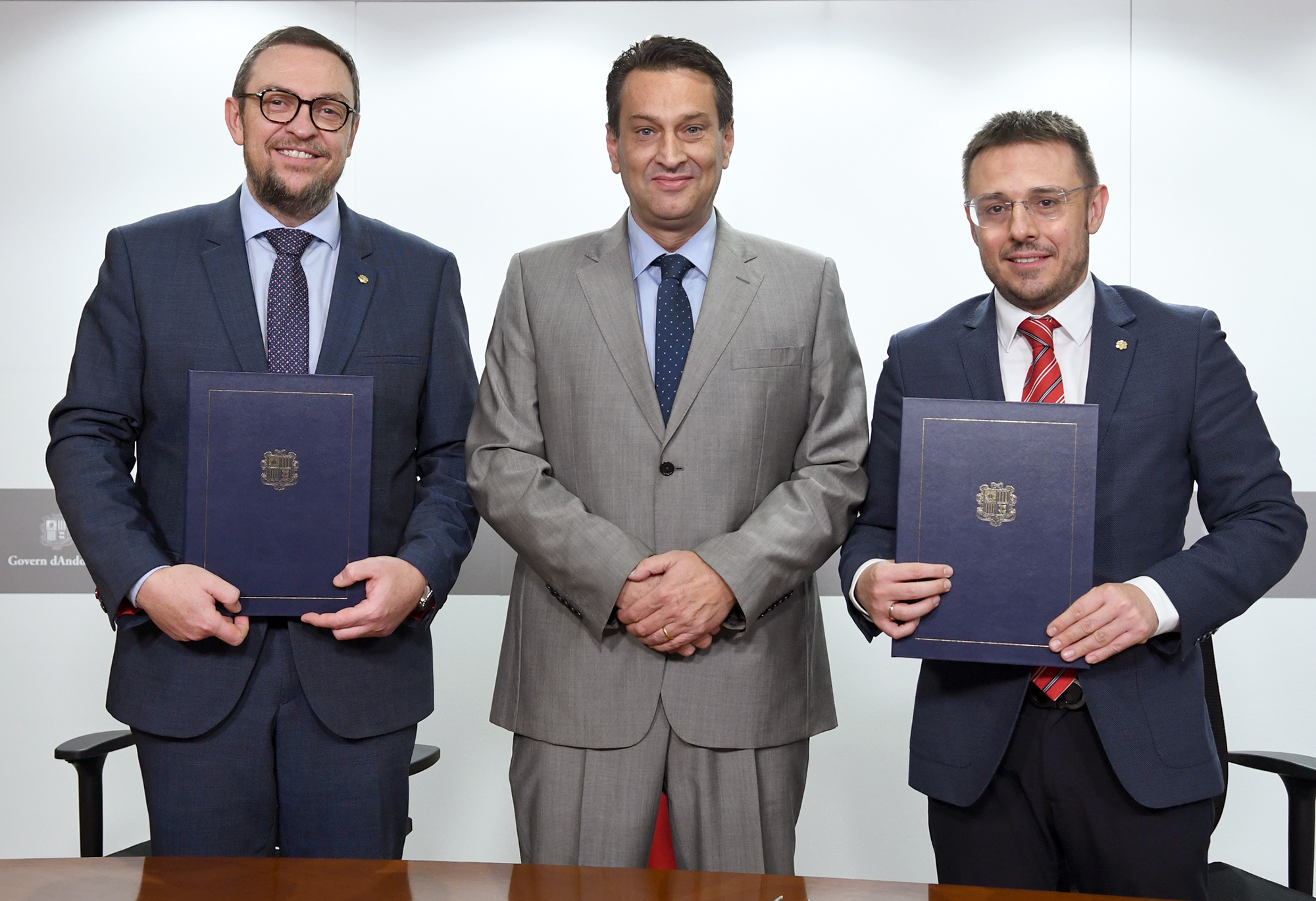 Educació i Interior reforcen la col·laboració en matèria formativa