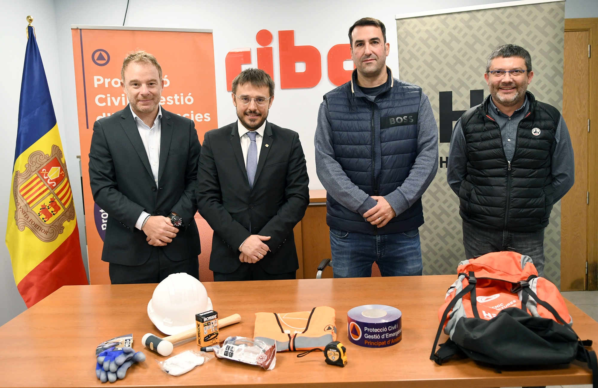 Protecció Civil signa un conveni amb el Grup Heracles per a la cessió de material especialitzat en situacions d’emergència sísmica o altres fenòmens naturals extrems