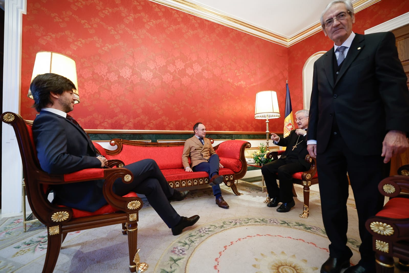 La negociació final de l’acord d’associació amb la UE i l’habitatge centren la visita institucional al Copríncep episcopal