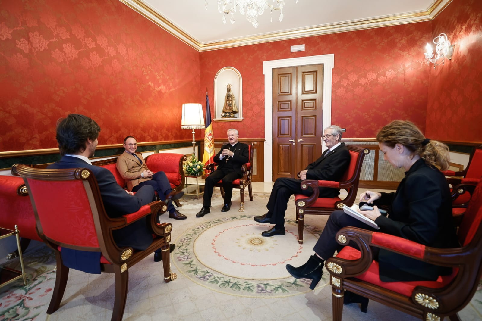 La negociació final de l’acord d’associació amb la UE i l’habitatge centren la visita institucional al Copríncep episcopal