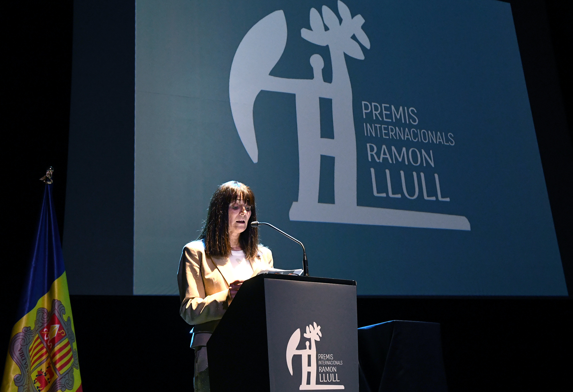 Mònica Bonell i Natàlia Garriga entreguen els Premis Internacionals Ramon Llull, en l’onzena edició del certamen