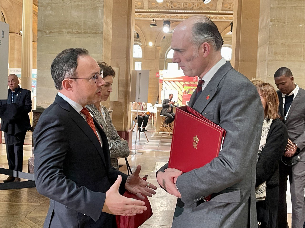 Espot fa una crida a la sensibilització sobre l’afectació de la crisi climàtica a les zones de muntanya al Fòrum de la Pau de París