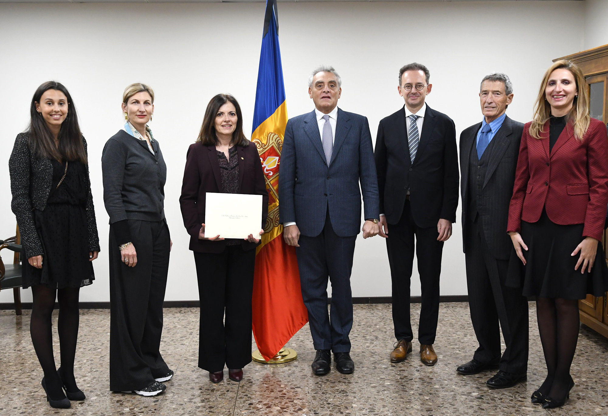 Ambaixadors de deu països presenten les cartes credencials i les còpies al copríncep episcopal i a la ministra d’Afers Exteriors