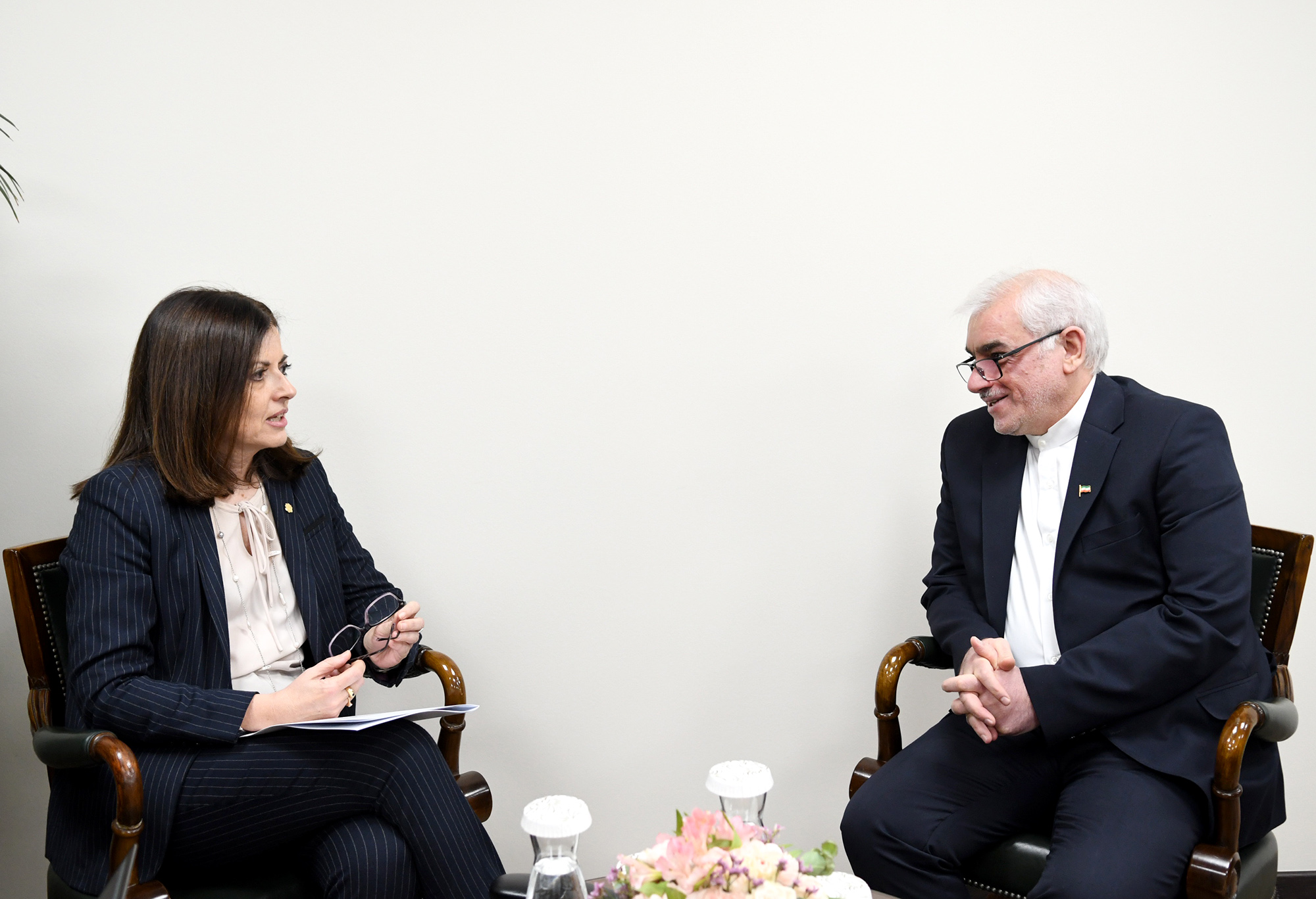 Ambaixadors de deu països presenten les cartes credencials i les còpies al copríncep episcopal i a la ministra d’Afers Exteriors