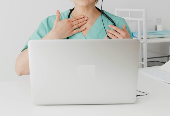 Els estudiants a l’estranger podran fer el 80% de les visites al psicòleg de manera telemàtica