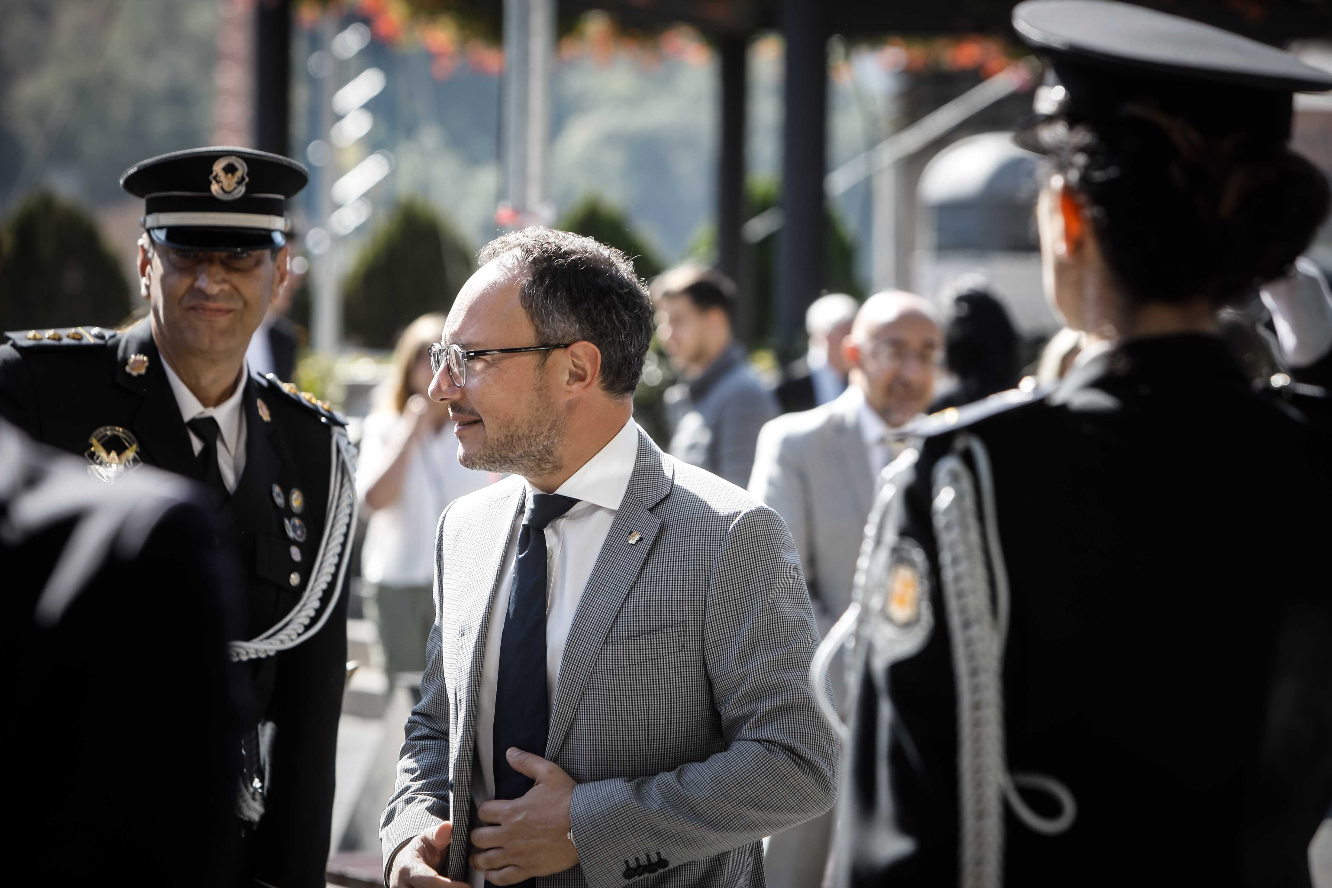 El Govern treballa en mecanismes per afavorir unes condicions laborals més atractives pel personal del Centre Penitenciari