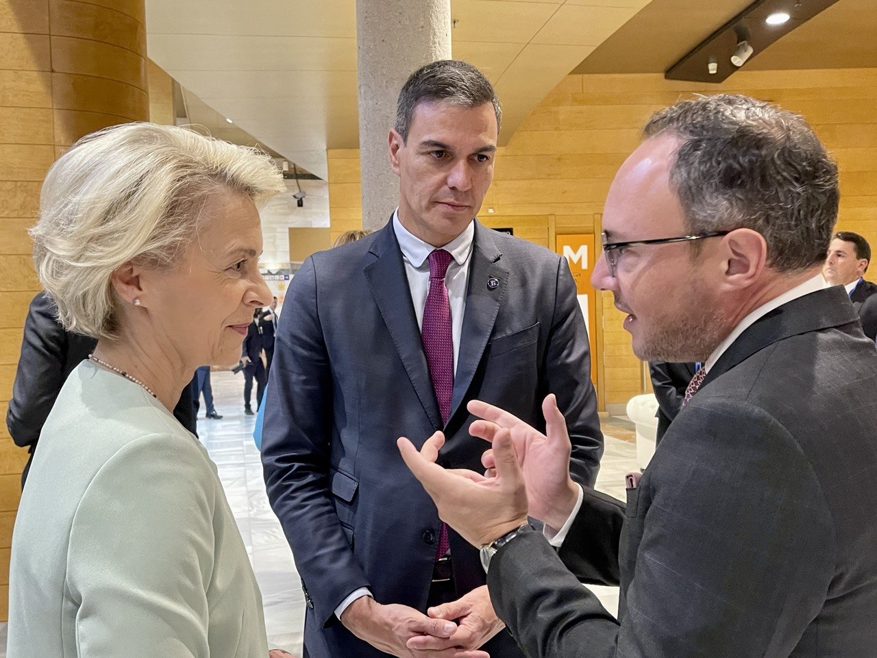 El cap de Govern tracta l’agenda europea amb els presidents reunits en la 3a Reunió de la Comunitat Política Europea