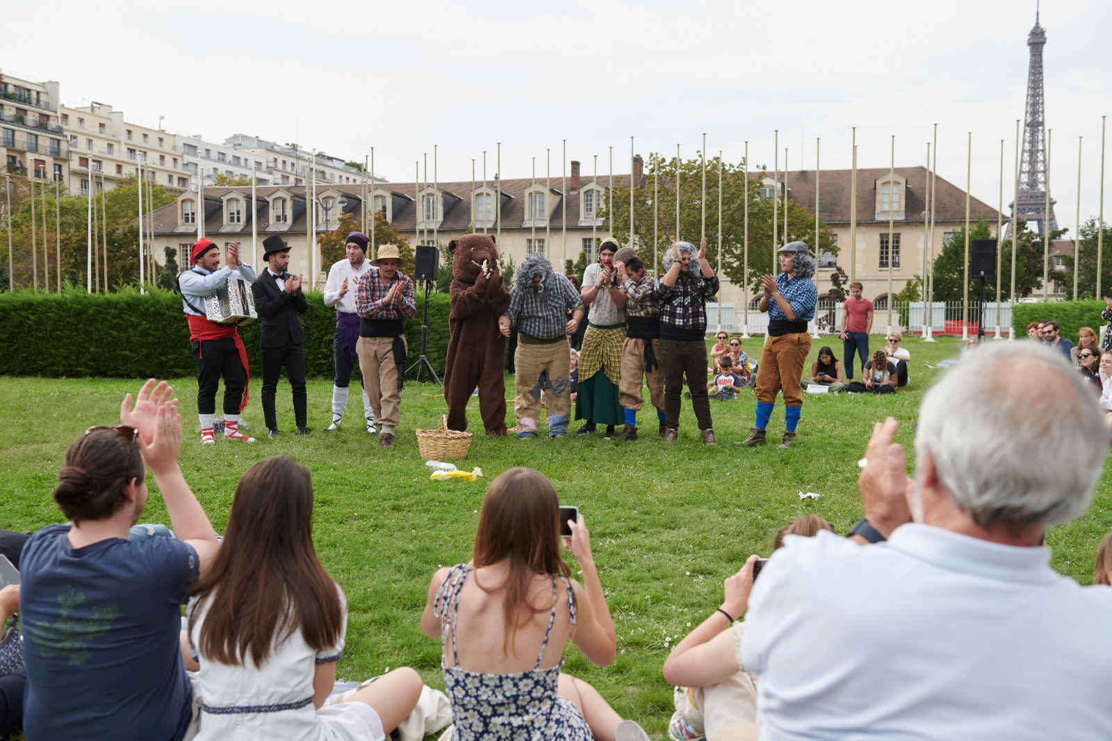 Les osses d’Encamp i Ordino actuen a París