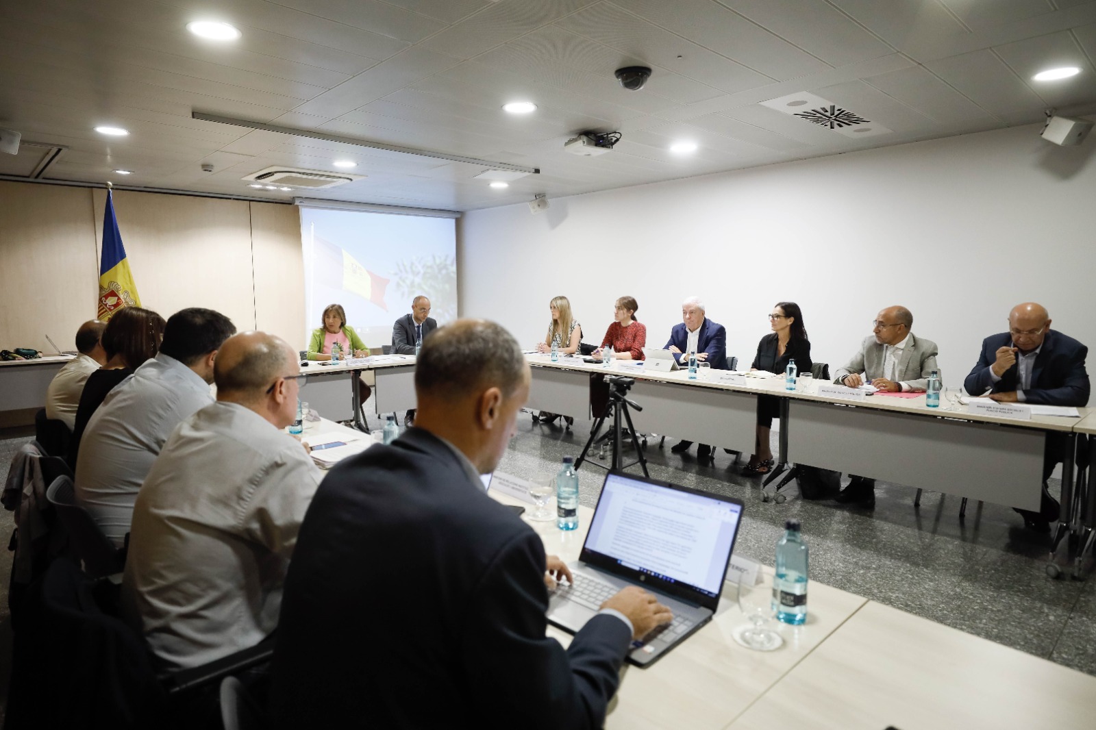 Consens al Consell Econòmic i Social per flexibilitzar les quotes d’immigració i afavorir la mà d’obra en restauració i hoteleria