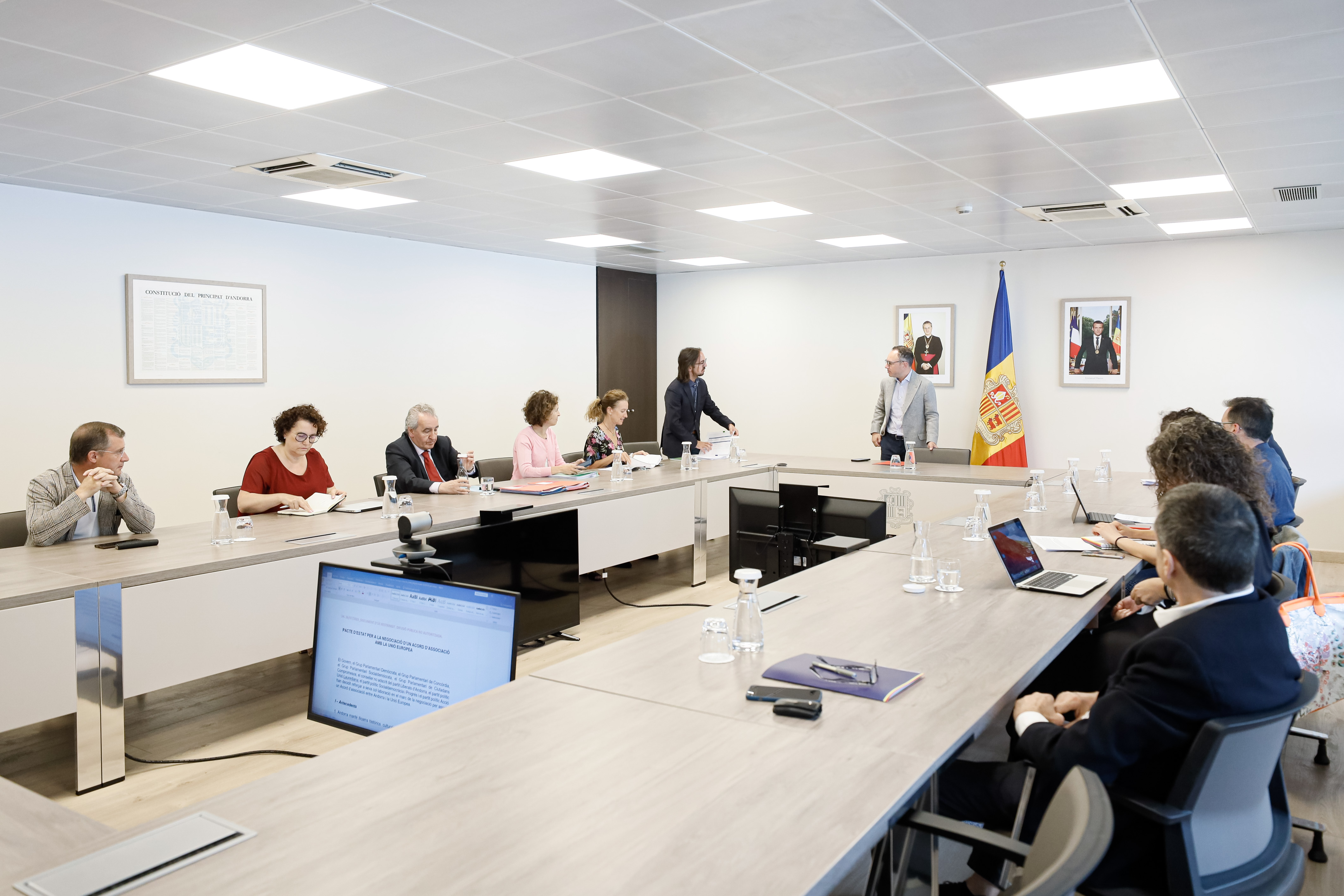 La majoria de les forces polítiques rubriquen el Pacte d’Estat per a la negociació de l’Acord d’associació amb la Unió Europea