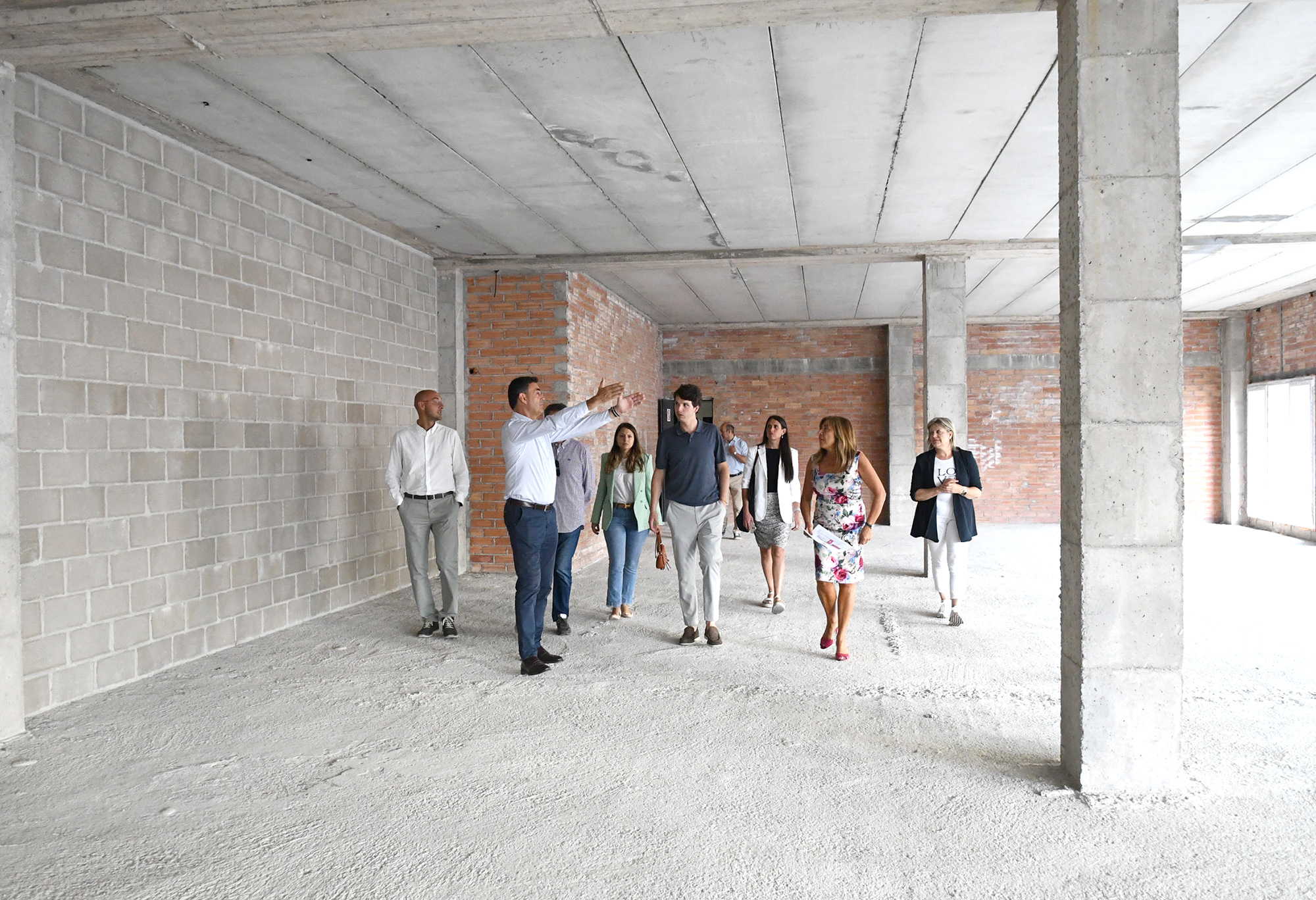 Els ministres Marsol i Ferré mostren als consellers generals els edificis que el Govern destinarà a lloguer a preu assequible