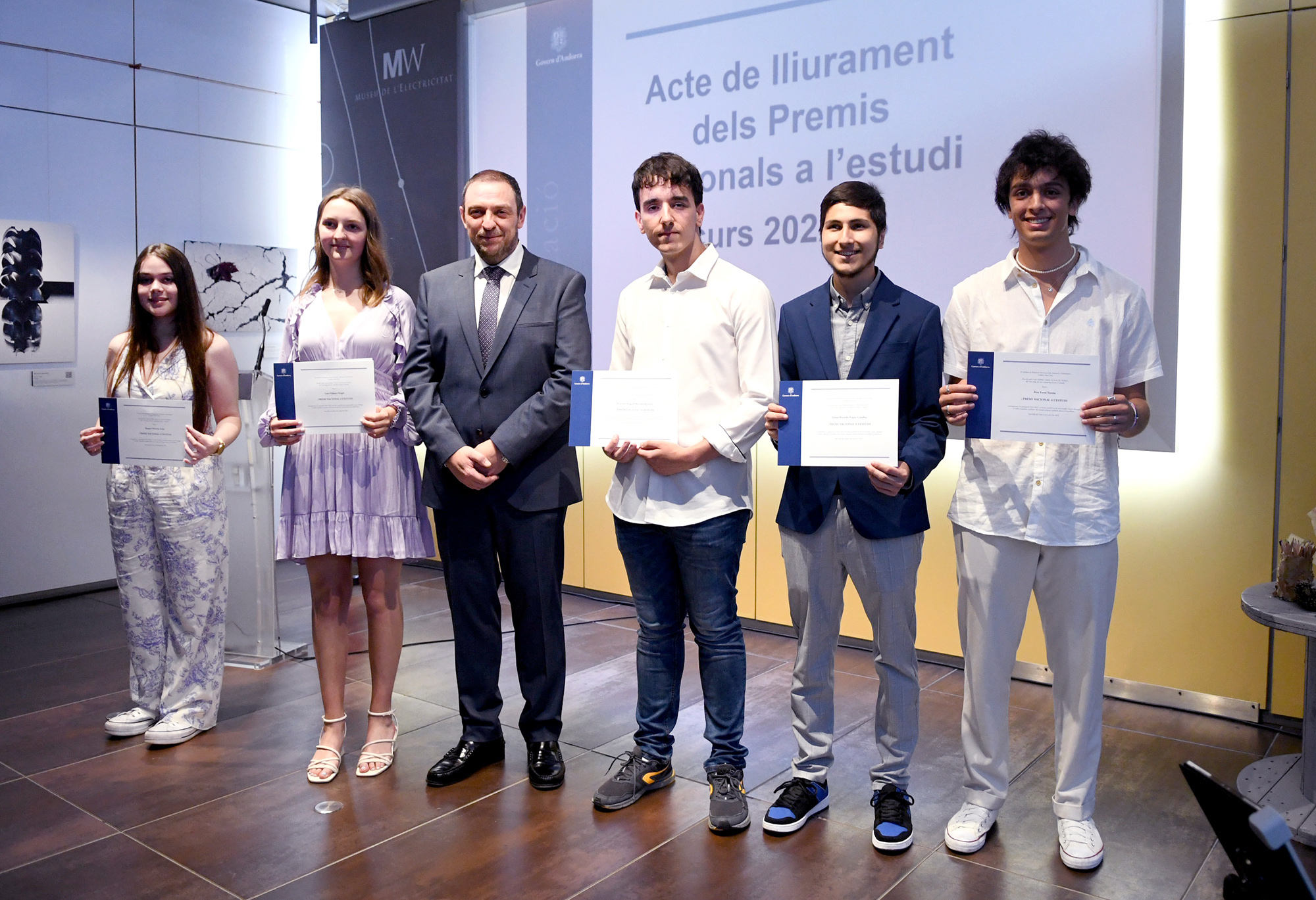 Bardina encoratja als premis nacionals a l’estudi de batxillerat i batxillerat professional a continuar vinculats amb el país