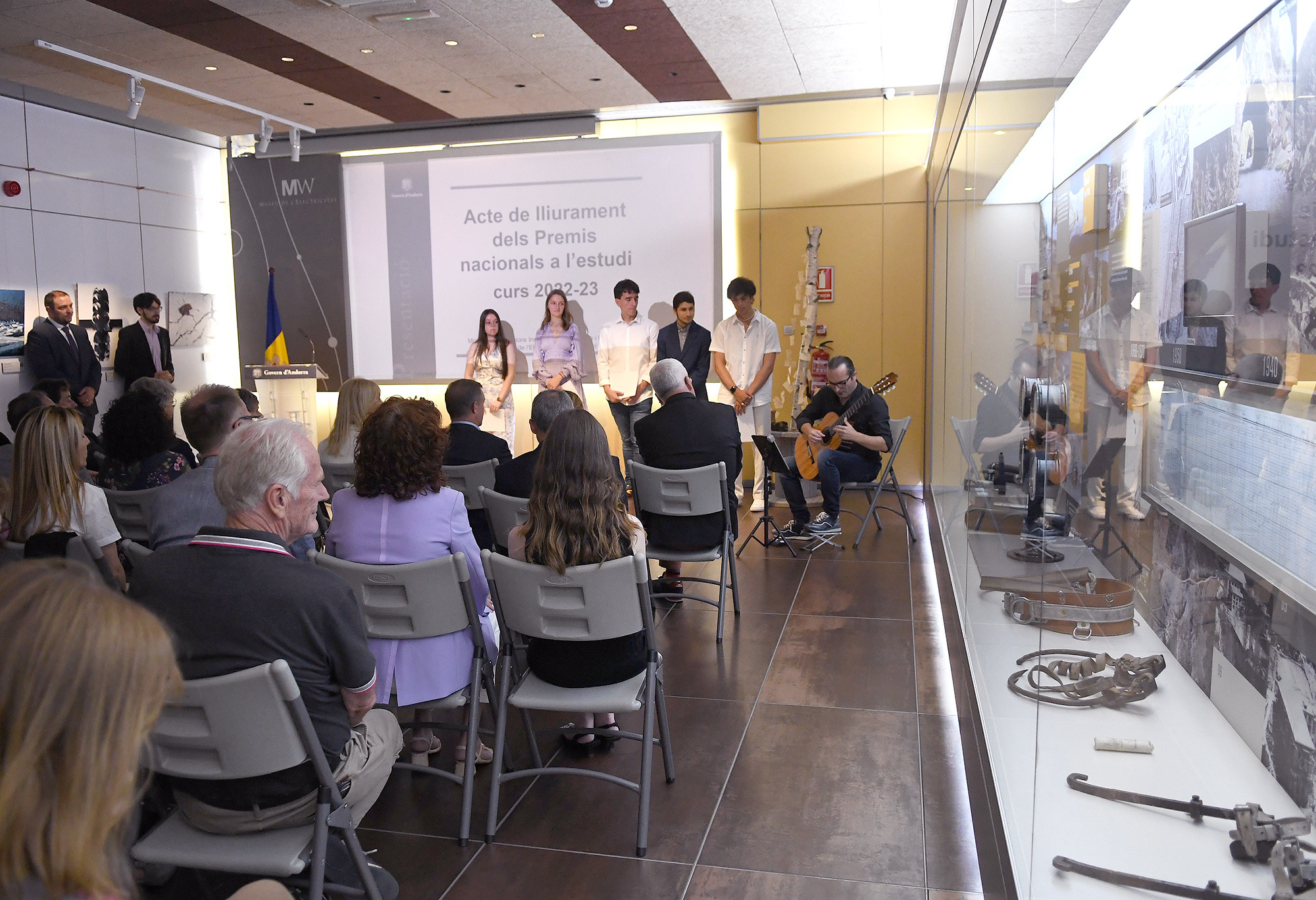 Bardina encoratja als premis nacionals a l’estudi de batxillerat i batxillerat professional a continuar vinculats amb el país