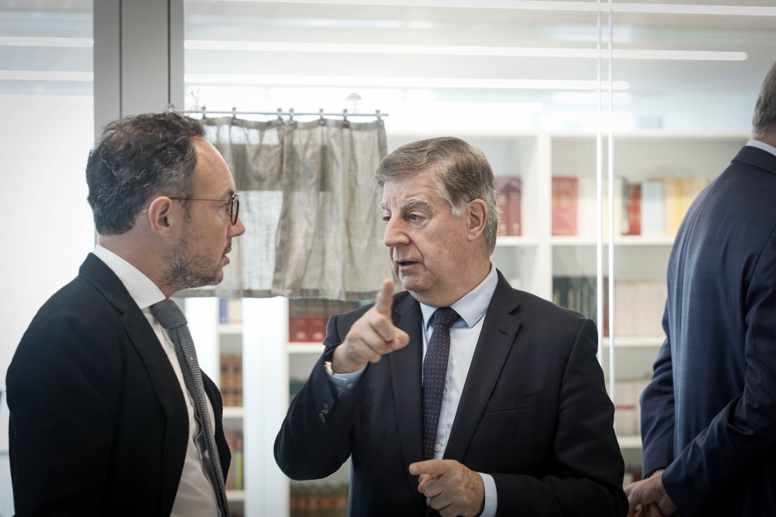 El Govern cedeix el fons bibliogràfic Puig i Ferriol al Consell Superior de la Justícia per impulsar la seva divulgació