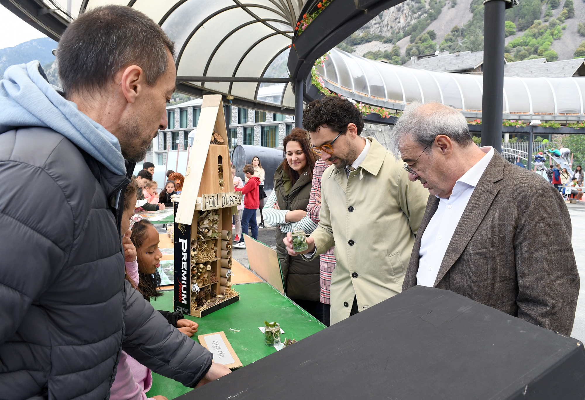 Tots els centres educatius del país assoleixen el distintiu Escola Verda
