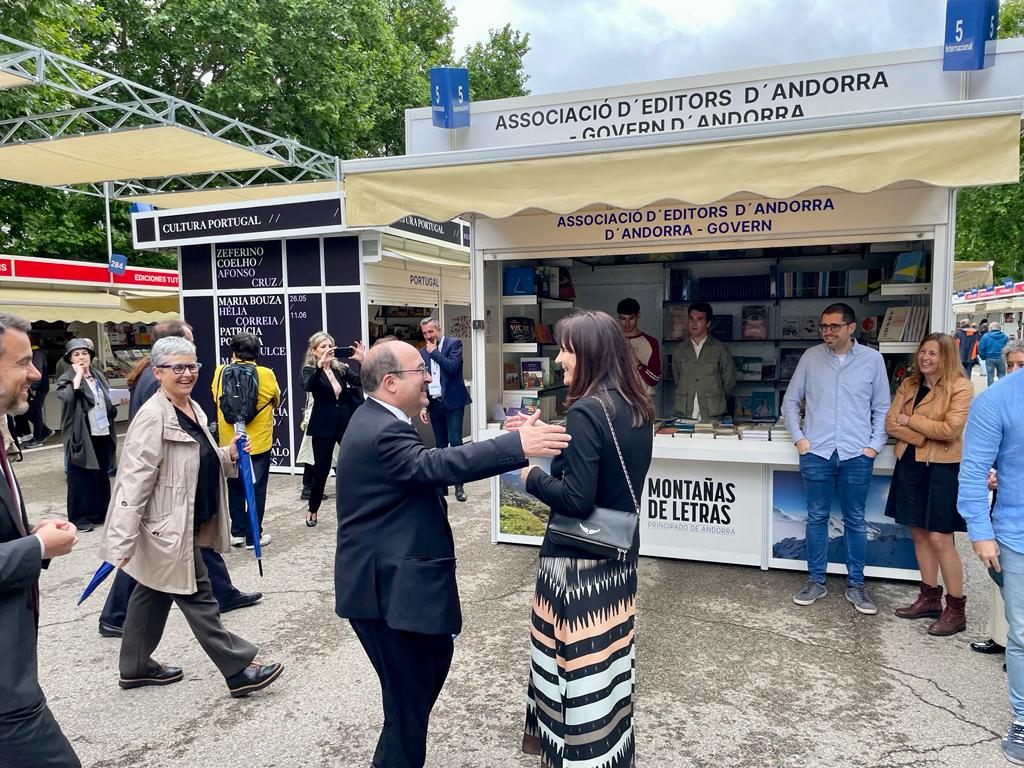 La ministra Bonell participa a la inauguració de la Feria del Libro de Madrid amb un estand d’Andorra