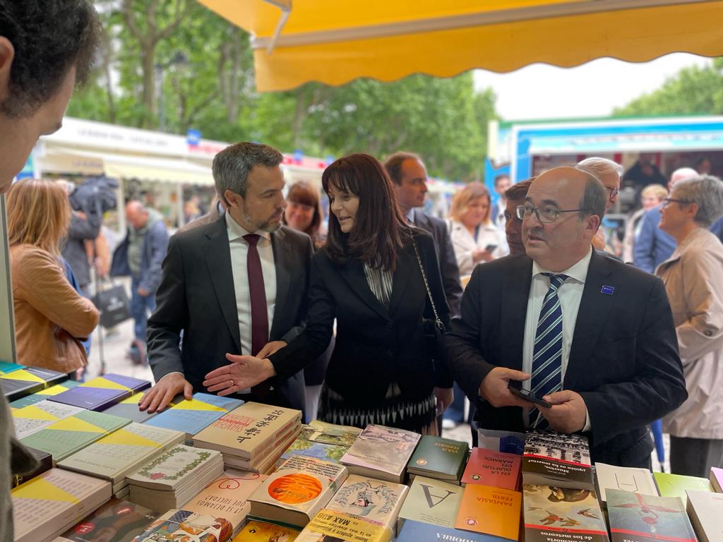 La ministra Bonell participa a la inauguració de la Feria del Libro de Madrid amb un estand d’Andorra