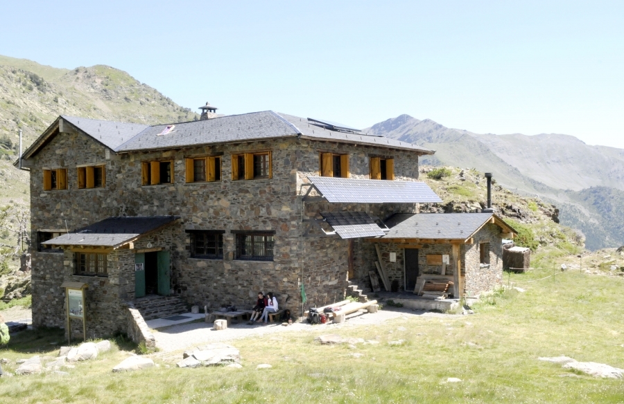 El Govern adjudica la concessió de la gestió del servei públic del refugi guardat del Comapedrosa