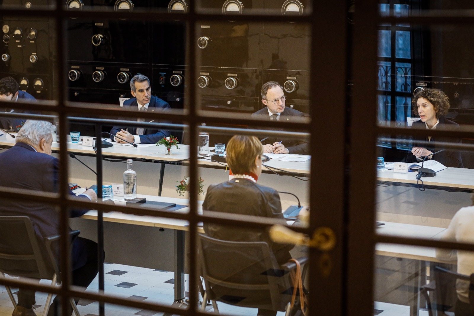 Espot i Dartout defensen la necessitat d’explicar conjuntament les particularitats dels petits estats en l’acord d’associació amb la UE