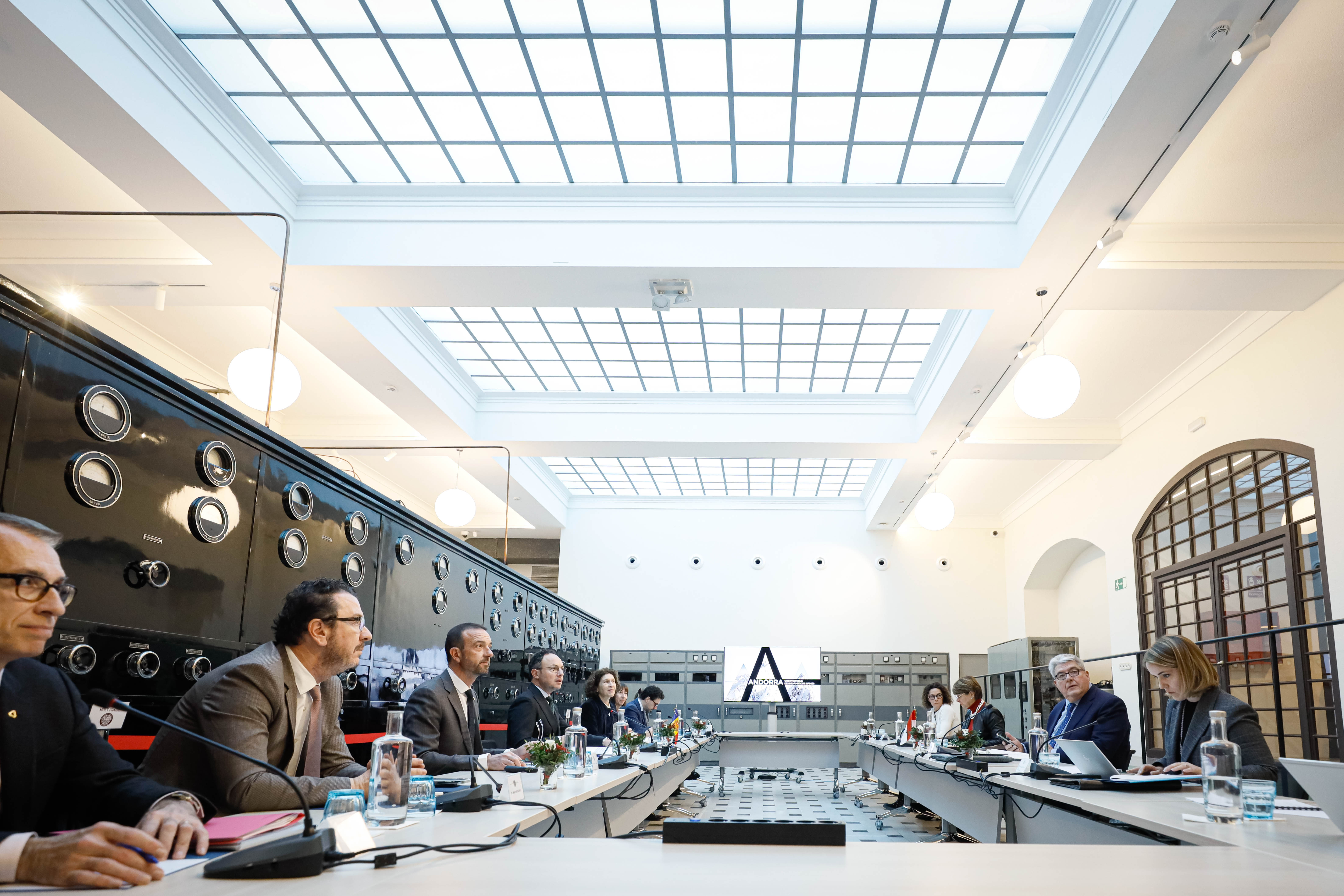 Espot i Dartout defensen la necessitat d’explicar conjuntament les particularitats dels petits estats en l’acord d’associació amb la UE