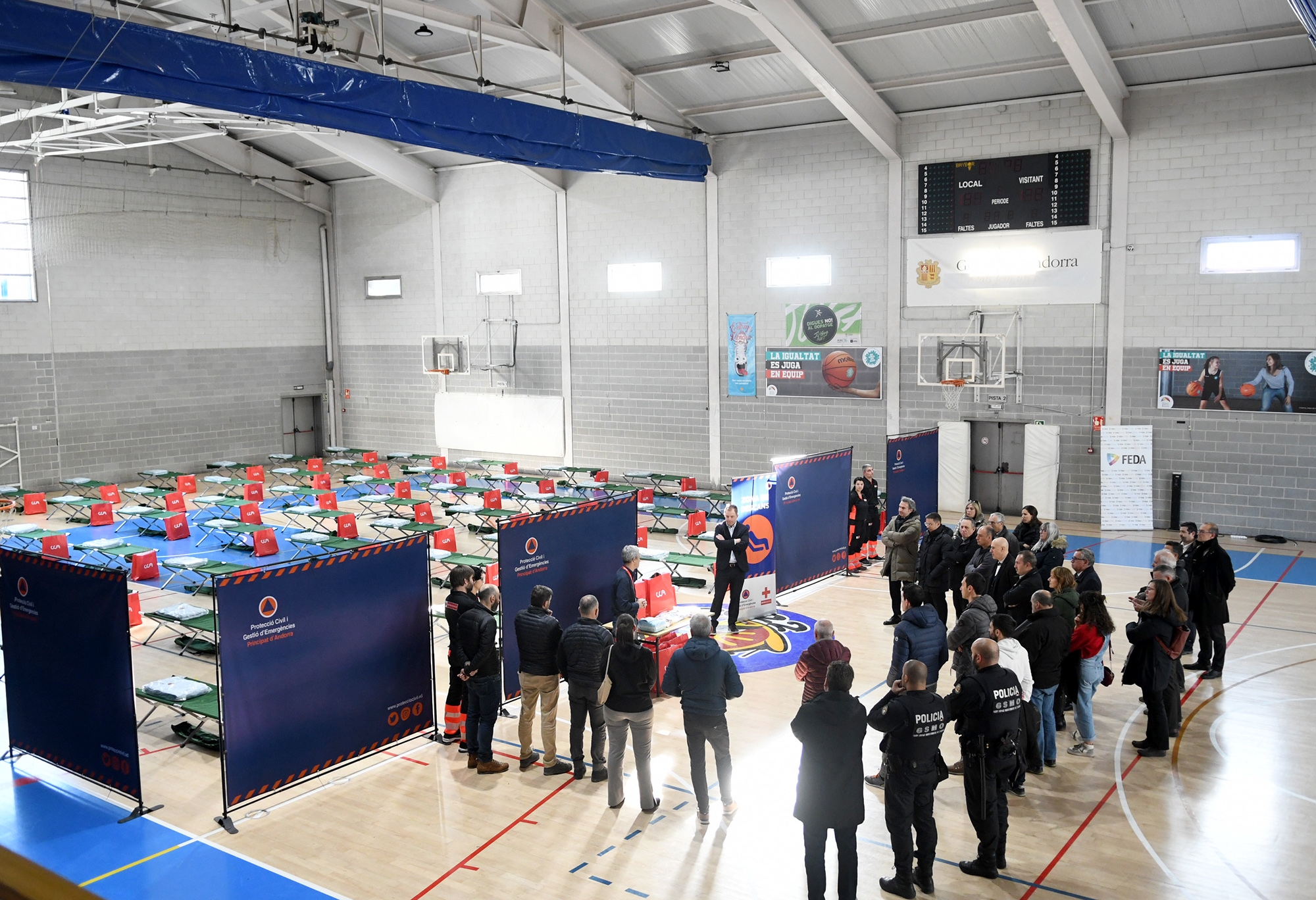 Acord entre els ministeris de Justícia i Interior i de Cultura i Esports per utilitzar el Pavelló Joan Alay com a alberg provisional per casos d’emergència