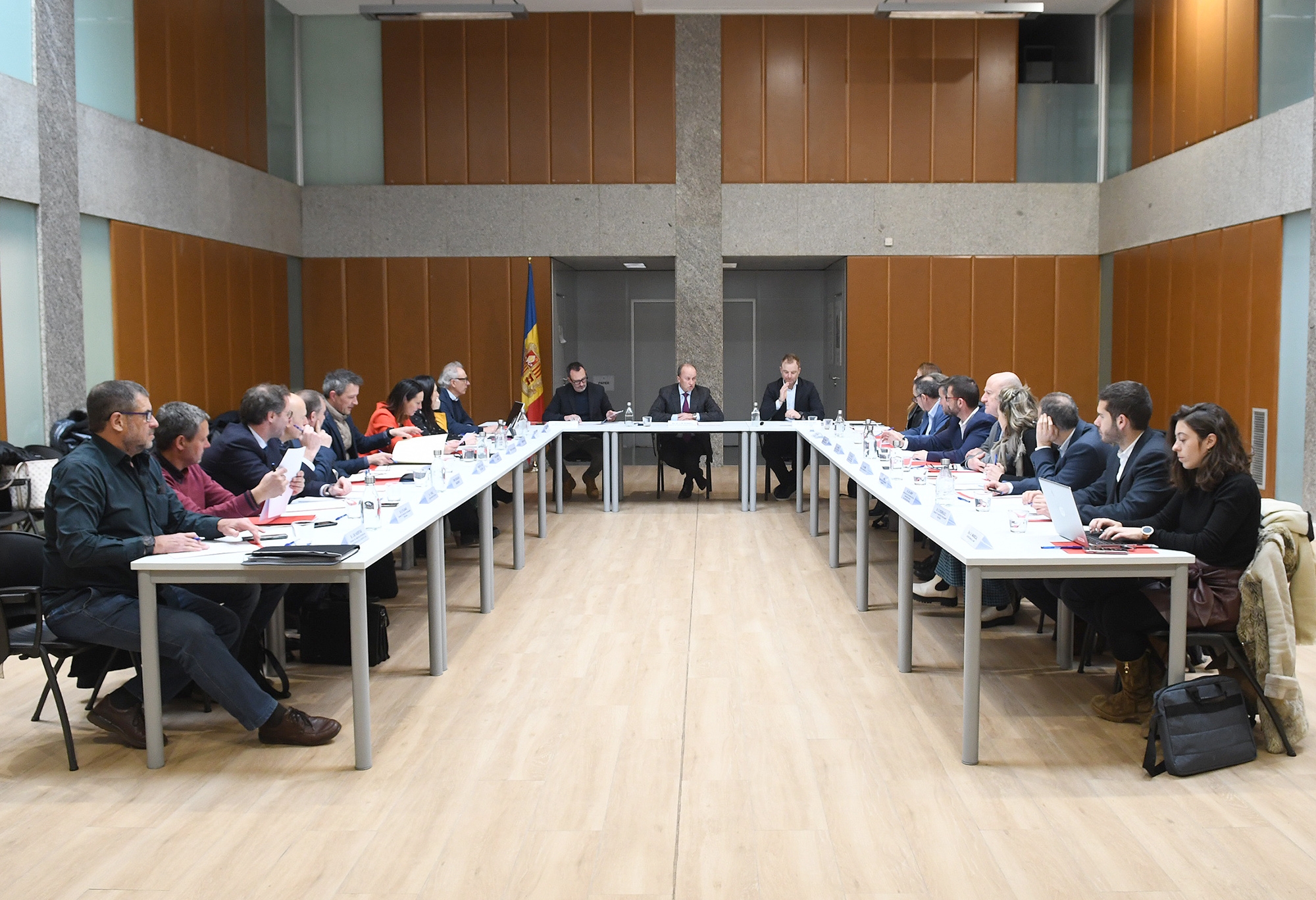Primera reunió de la Comissió Nacional de Protecció Civil