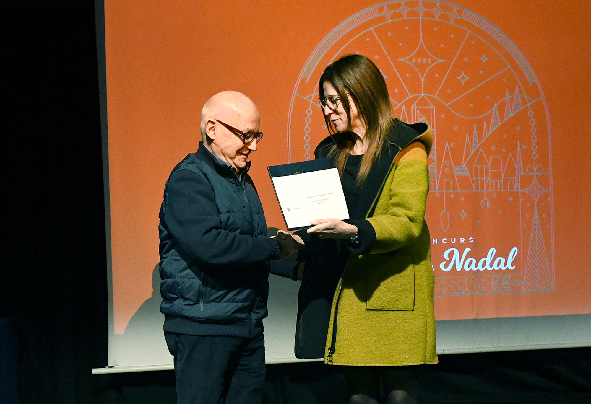 Sílvia Riva entrega els premis de la 35a edició del Concurs de contes de Nadal impulsat per la Biblioteca Pública