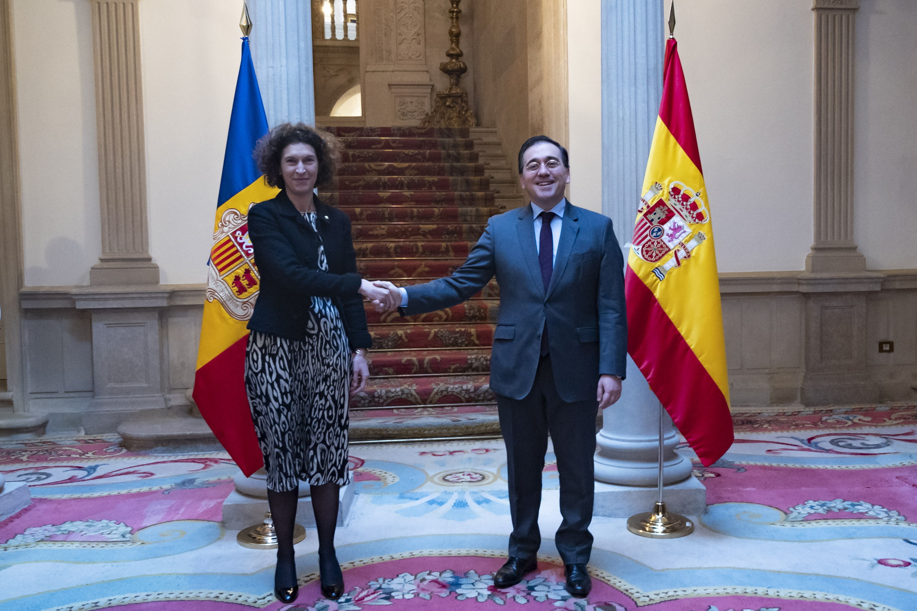 Maria Ubach i José Manuel Albares acorden impulsar una estratègia de cooperació transfronterera