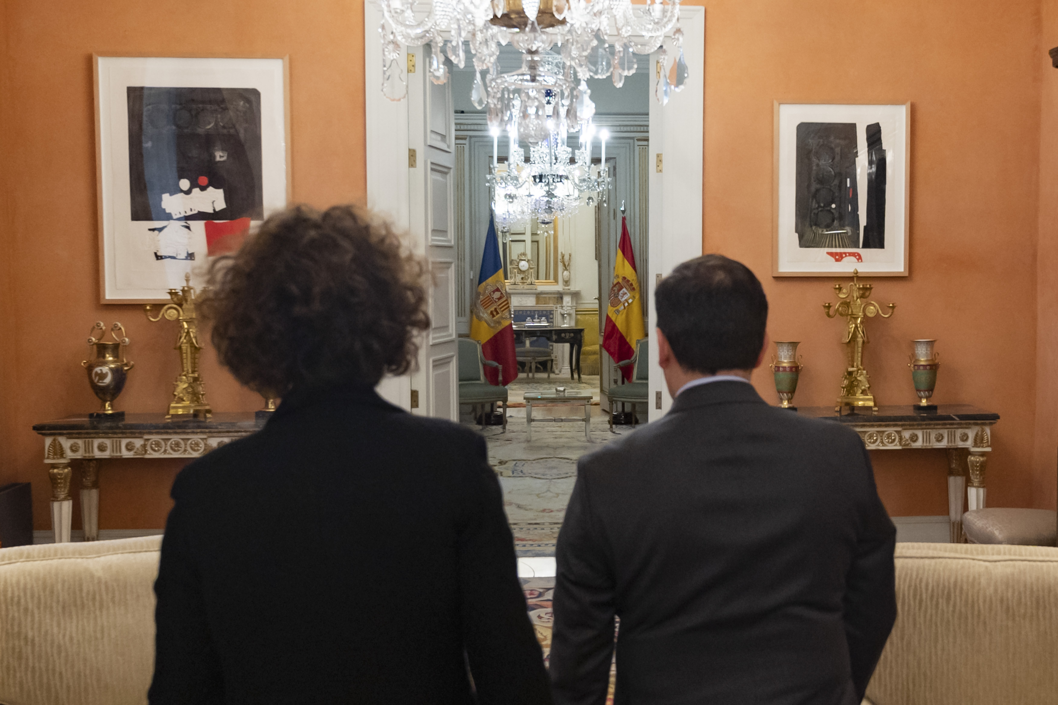 Maria Ubach i José Manuel Albares acorden impulsar una estratègia de cooperació transfronterera