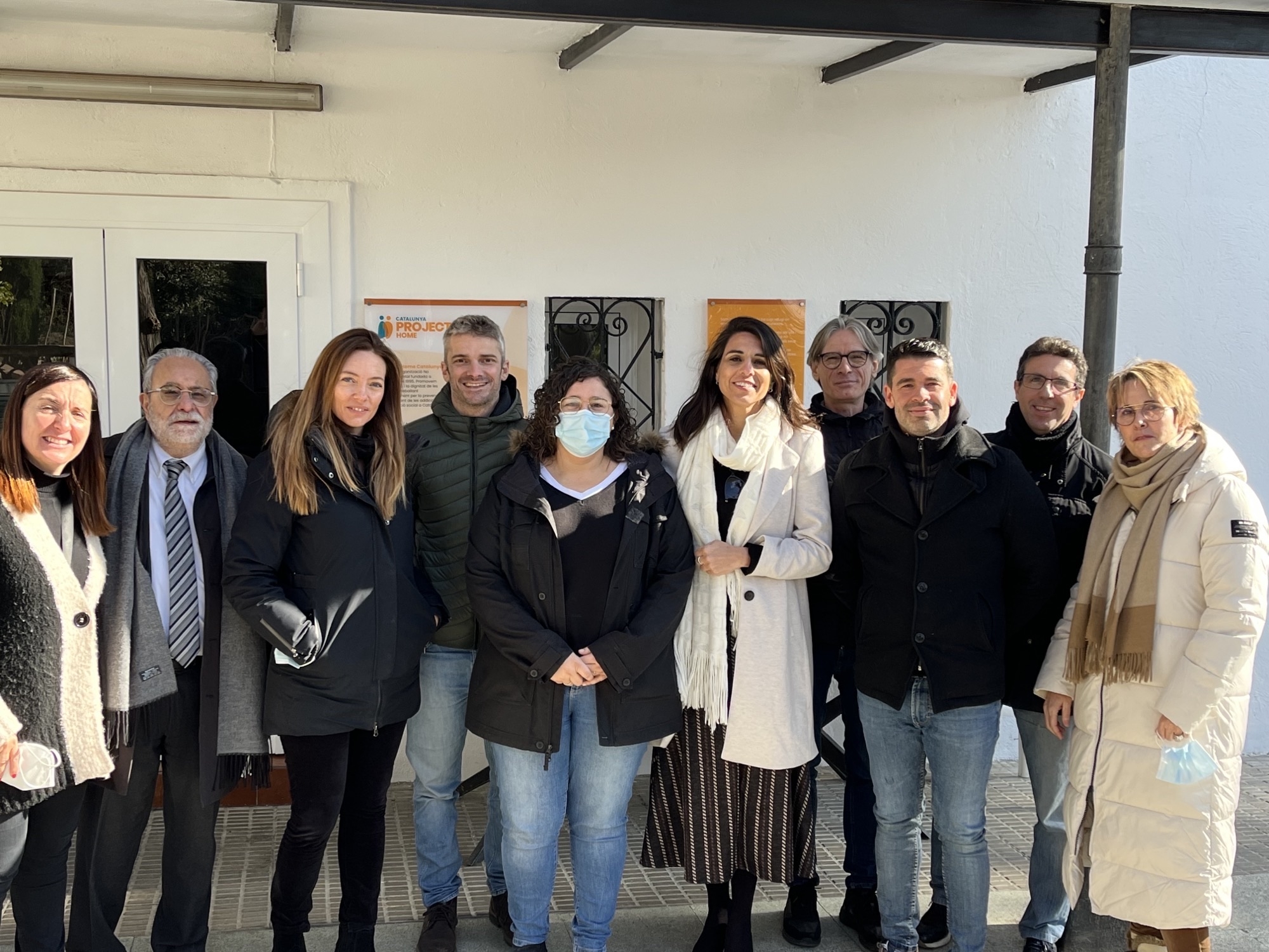 Les secretàries d’Estat Teresa Milà i Helena Mas visiten l’associació Projecte Home Catalunya