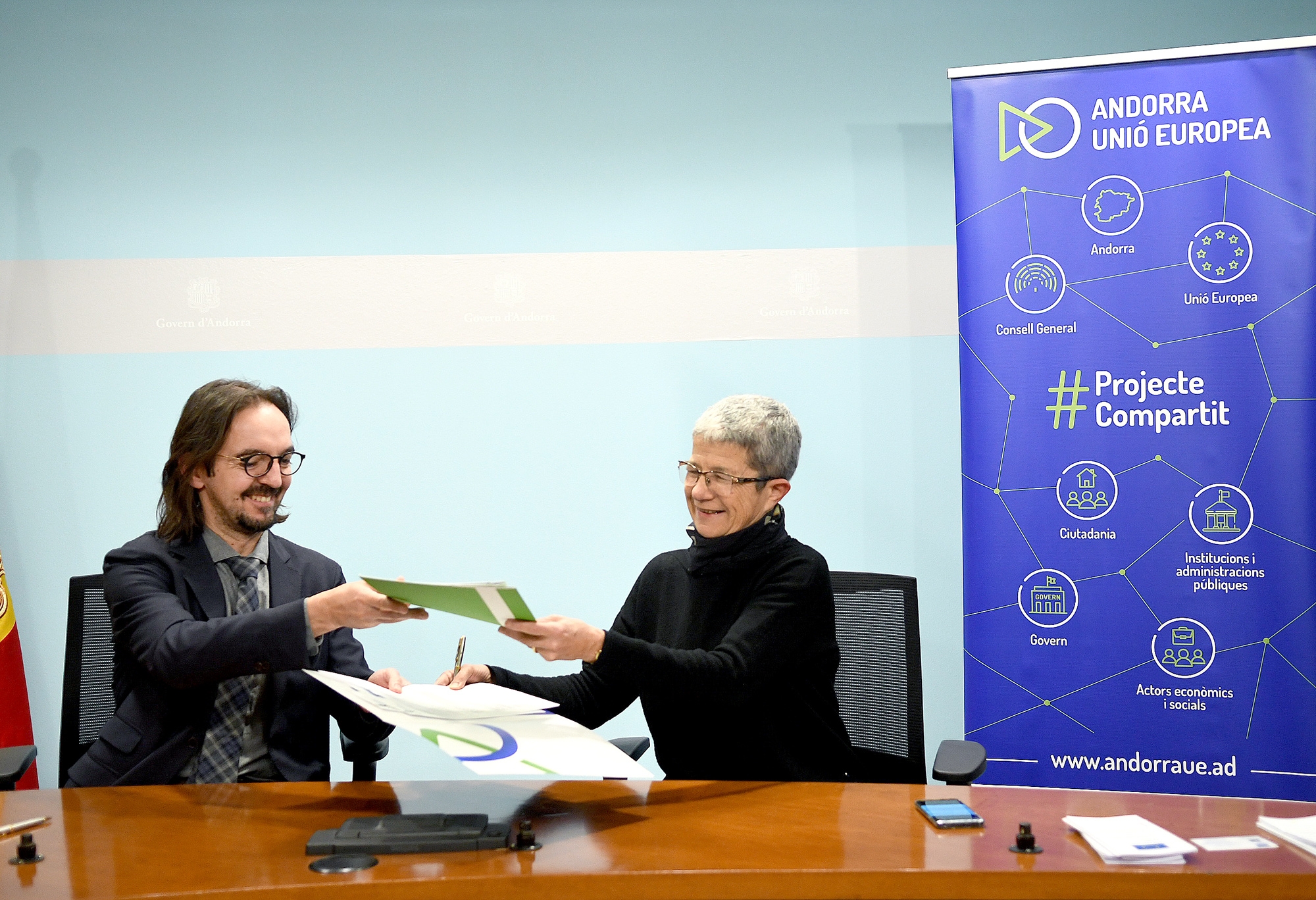 Acord de col·laboració amb la xarxa Europa Direct per dur a terme accions de divulgació per a la ciutadania sobre la UE