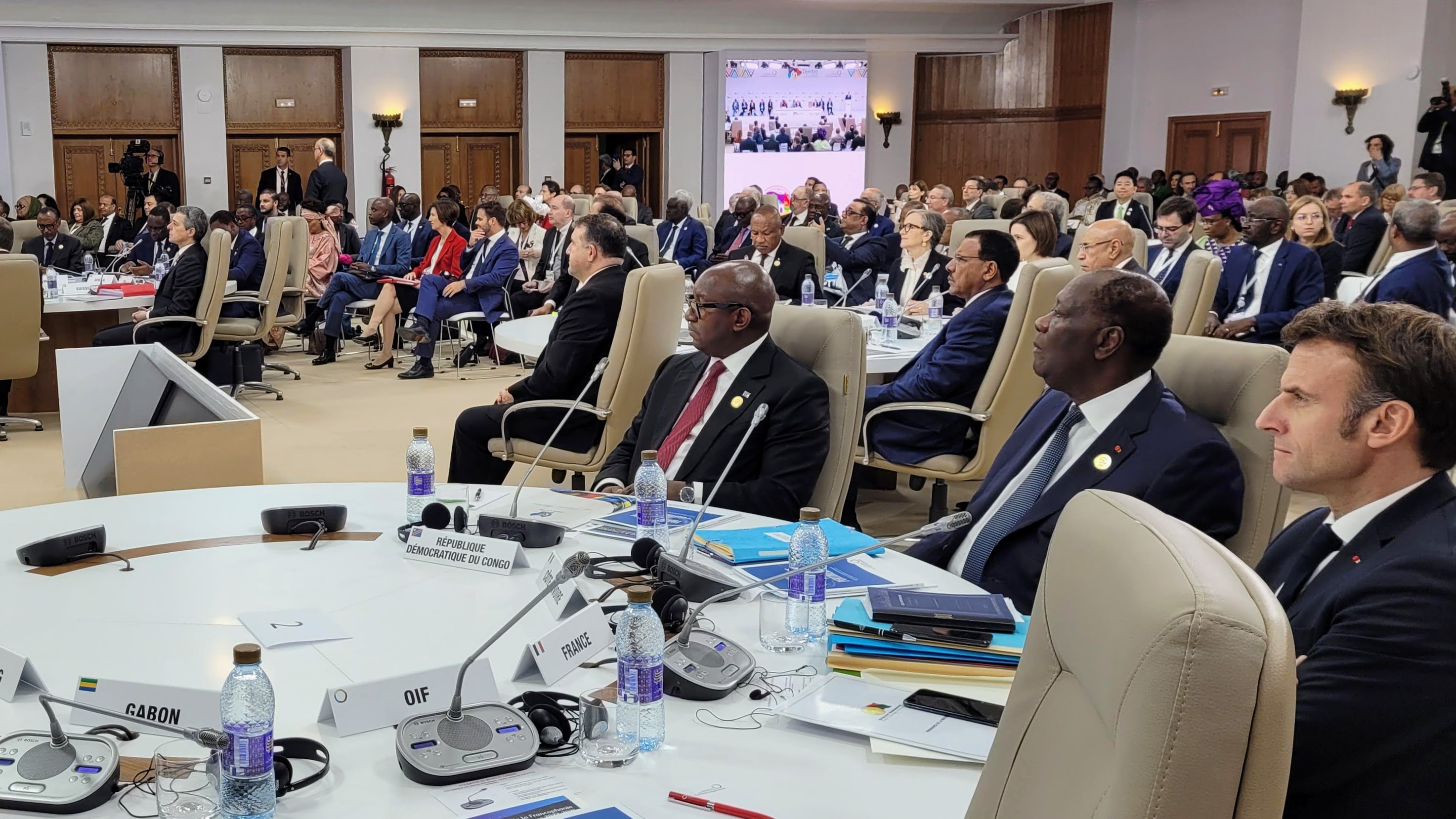 La ministra Ubach modera la primera taula rodona de la 18a Cimera de caps d’Estat i de Govern de la Francofonia