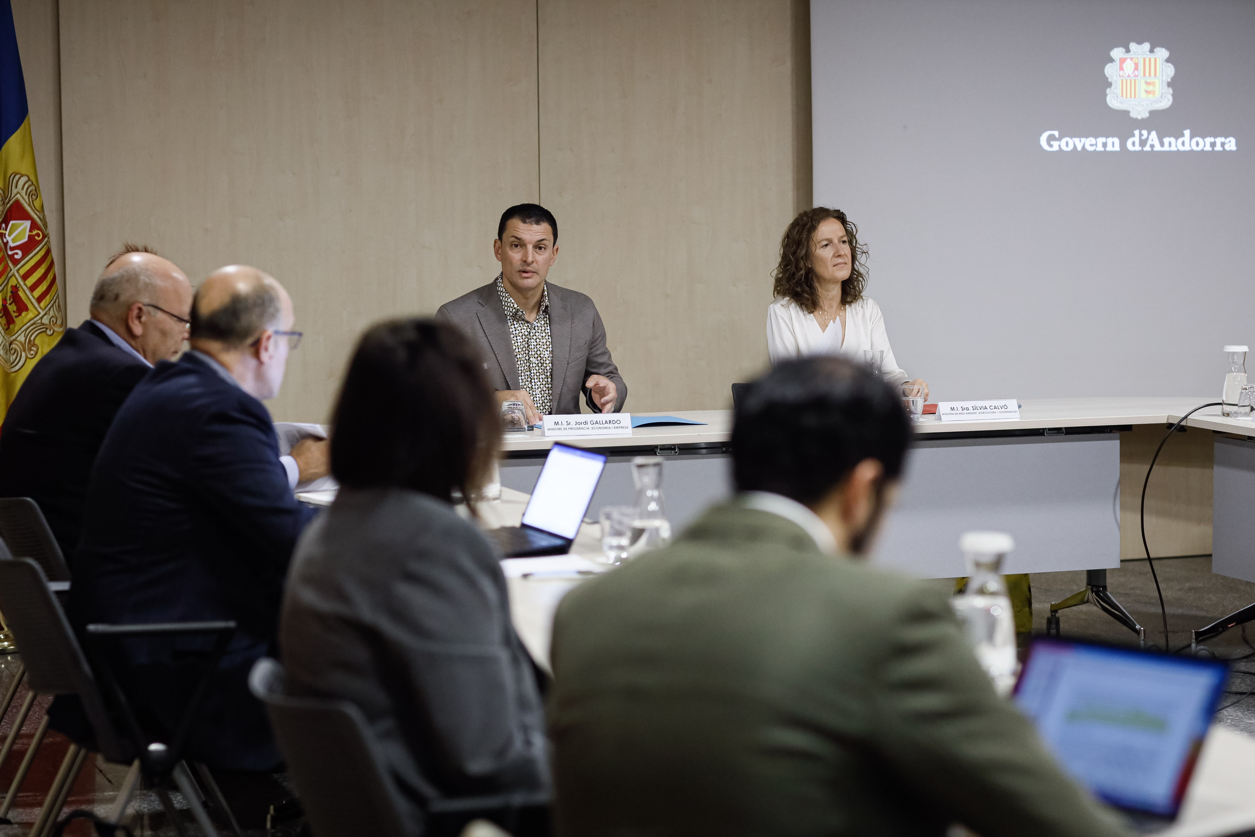 El ministre Jordi Gallardo destaca la importància de consensuar l’increment dels salaris al 2023 amb els sindicats i la patronal