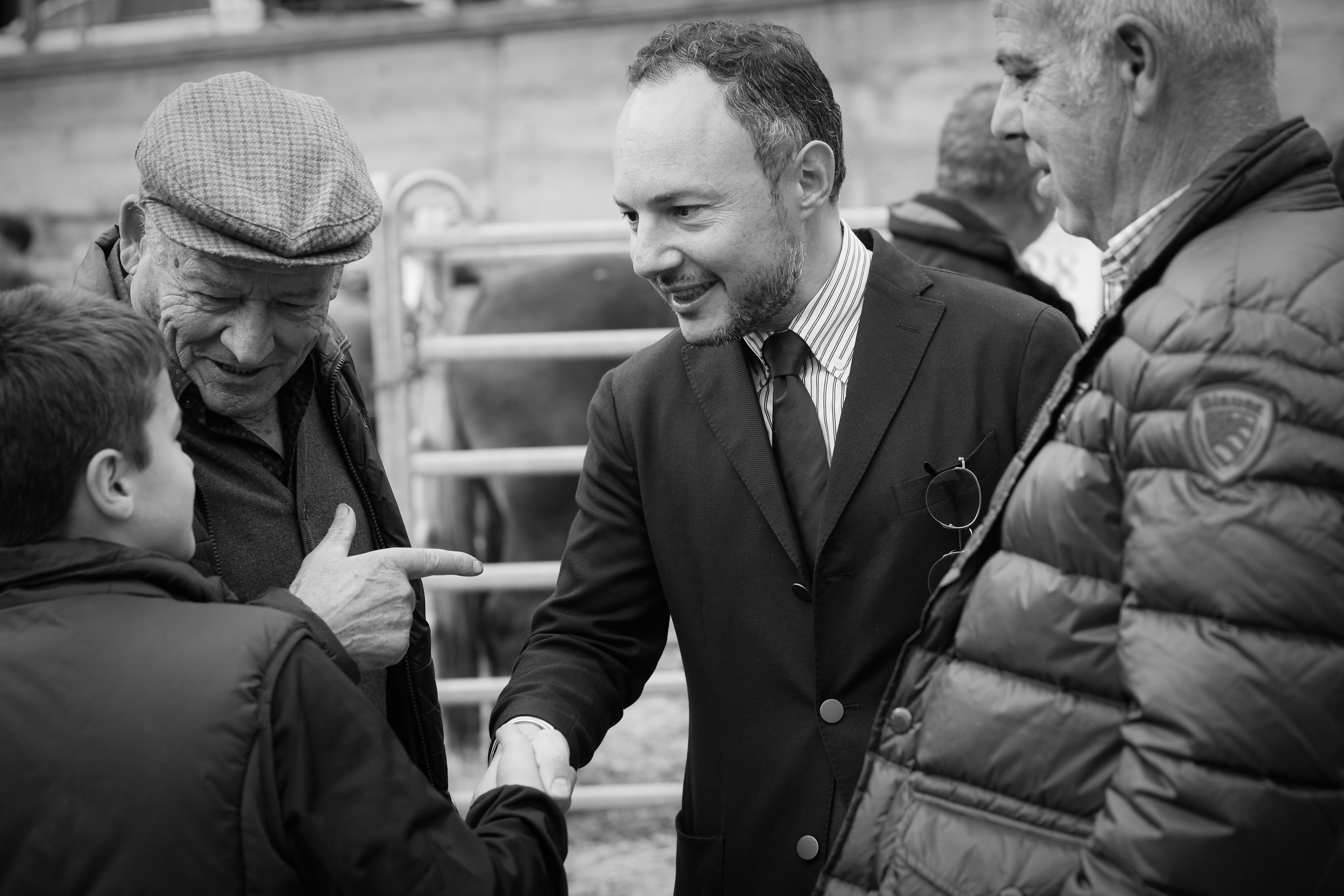 La ministra Calvó anuncia un ajut puntual per pal·liar la disminució de la producció farratgera durant la 43a edició Fira concurs del bestiar