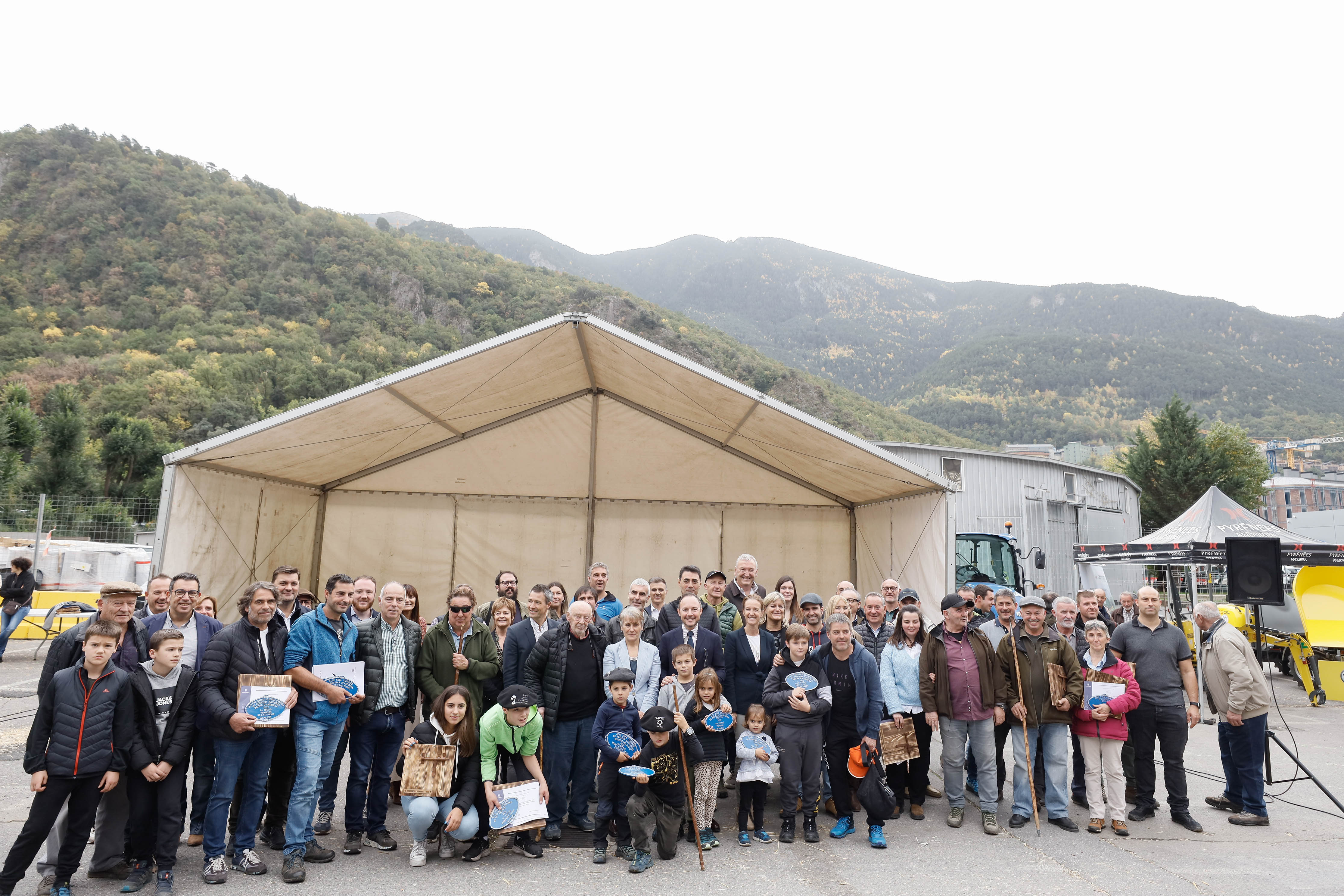 La ministra Calvó anuncia un ajut puntual per pal·liar la disminució de la producció farratgera durant la 43a edició Fira concurs del bestiar