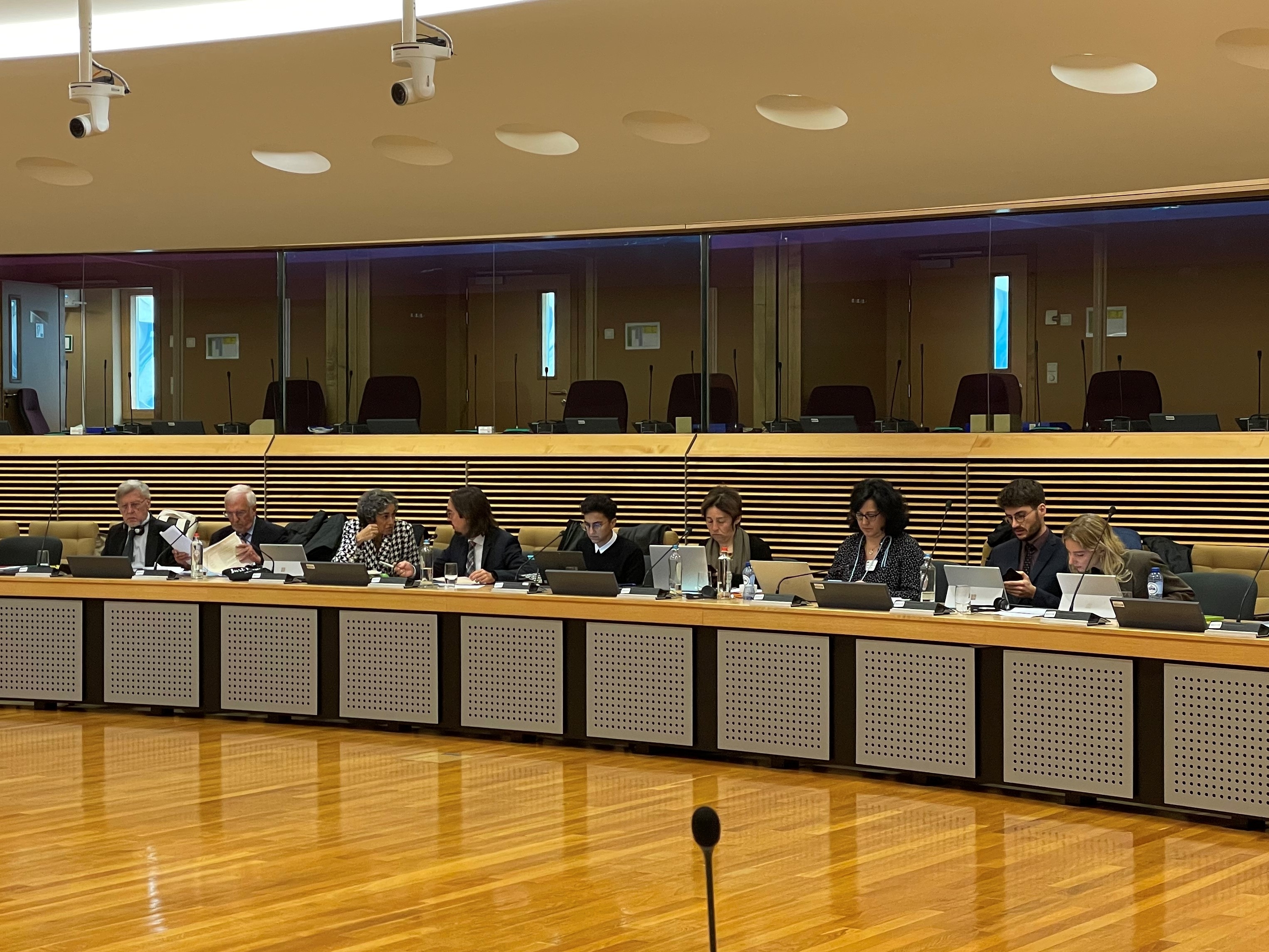 Andorra i la UE debaten la normativa sobre lliure circulació de persones, dret del treball, transports i medi ambient, en la sisena ronda de negociació de l’any