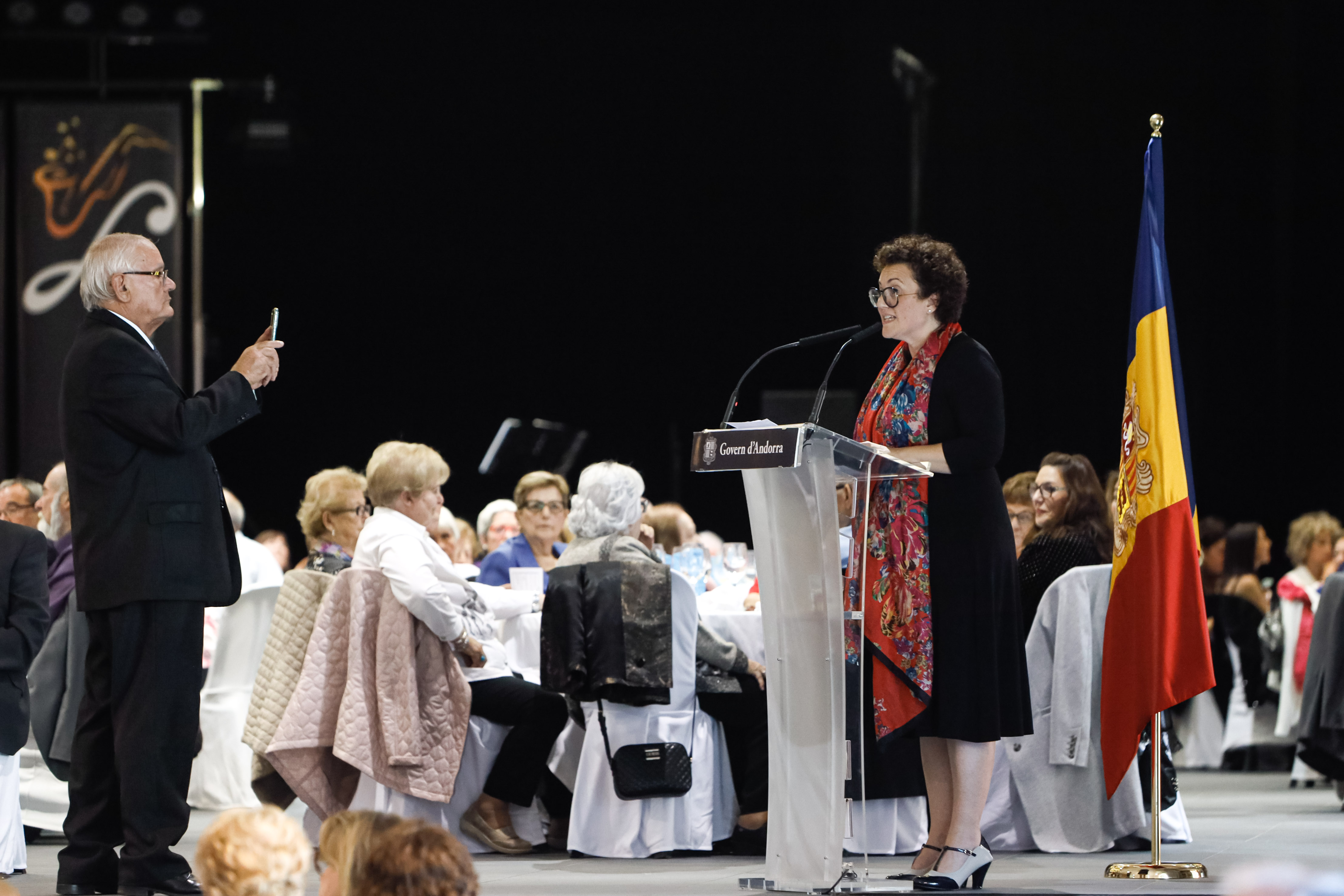 Espot exposa el calendari per donar resposta a les diferents demandes de la gent gran durant la Festa Magna