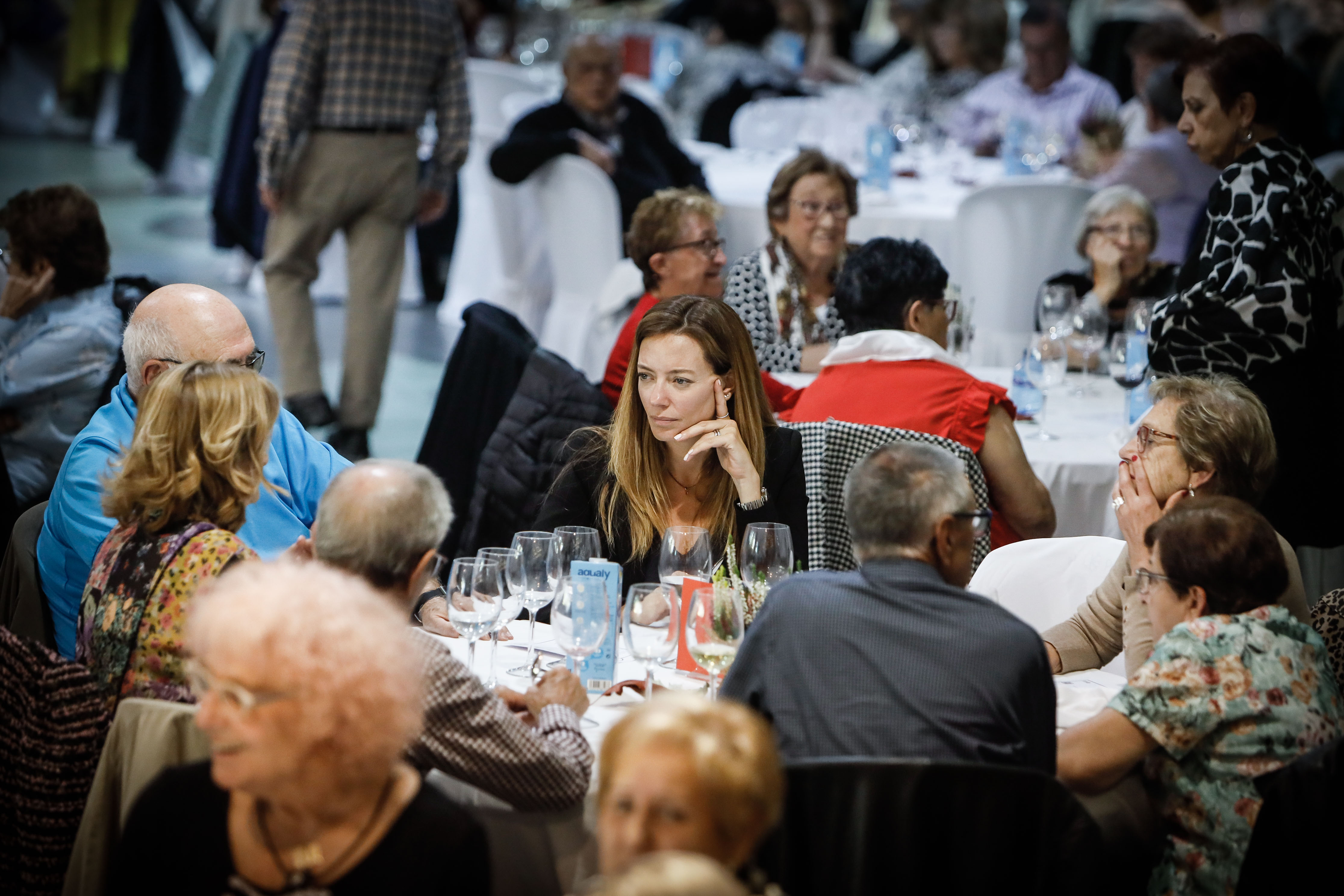 Espot exposa el calendari per donar resposta a les diferents demandes de la gent gran durant la Festa Magna