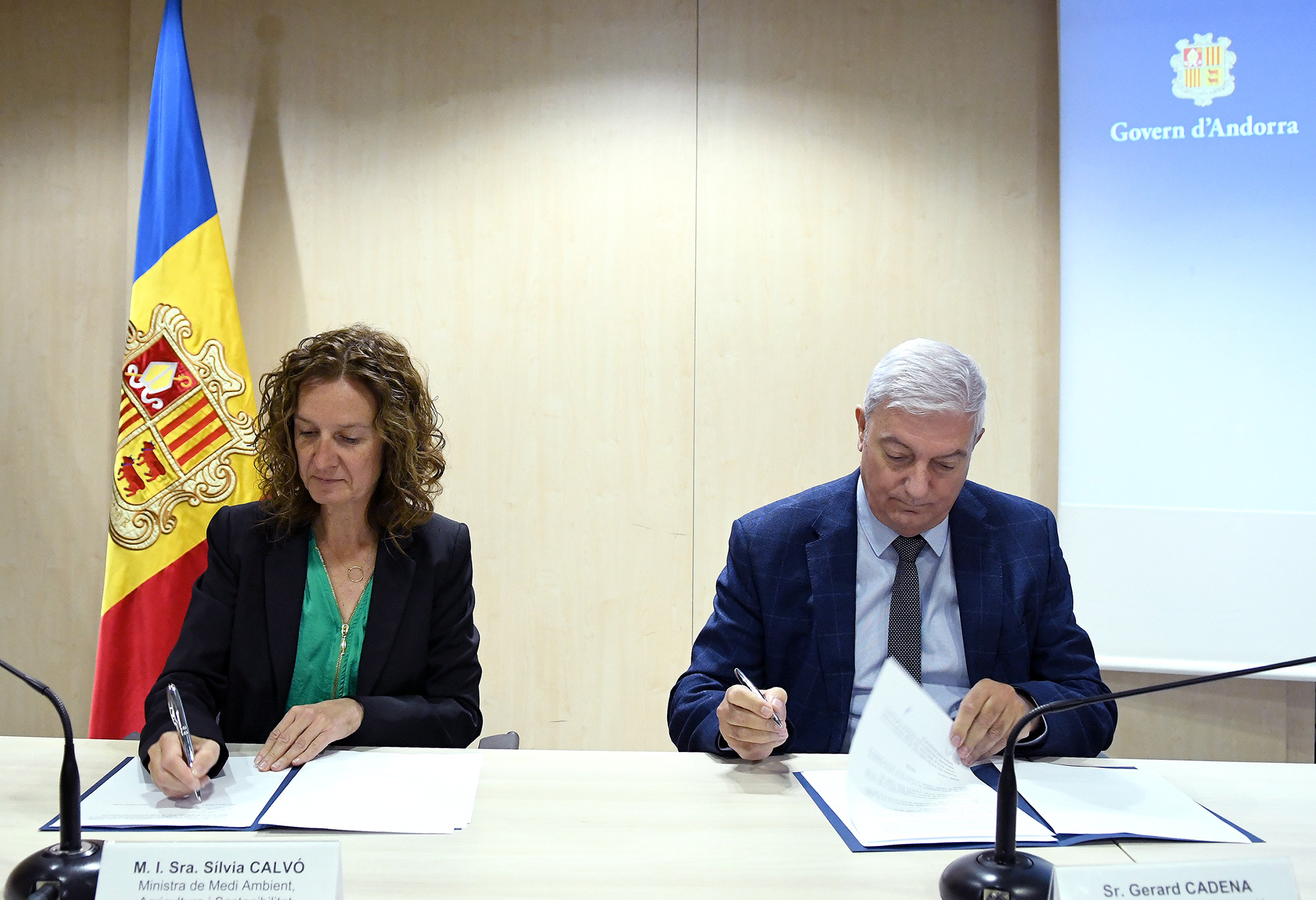 El Govern i el sector empresarial signen un conveni de col·laboració per establir mesures d’estalvi energètic