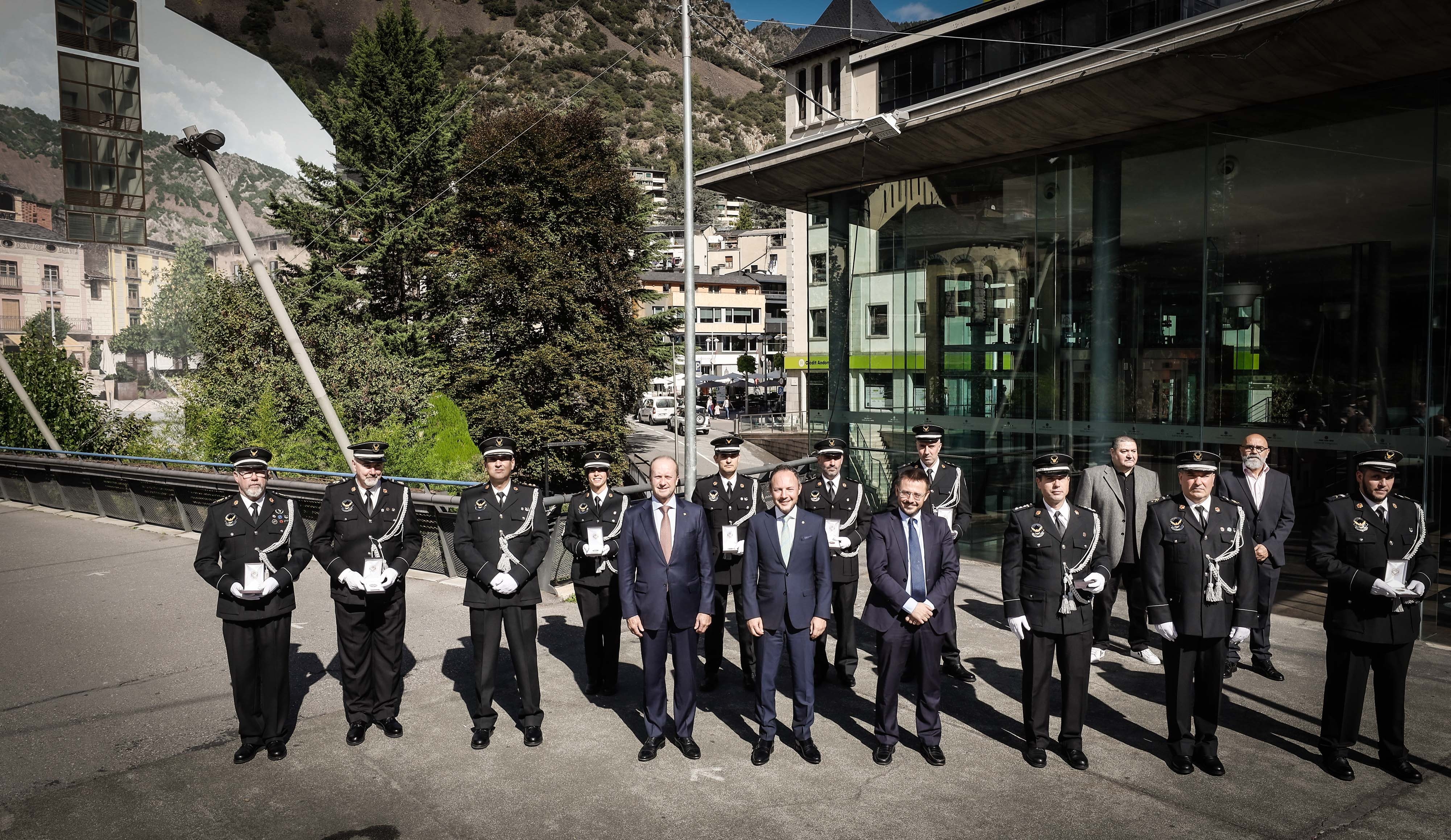 Espot referma la voluntat d’instaurar un pla de carrera per progressar dins el cos d’agents penitenciaris en el dia de la patrona