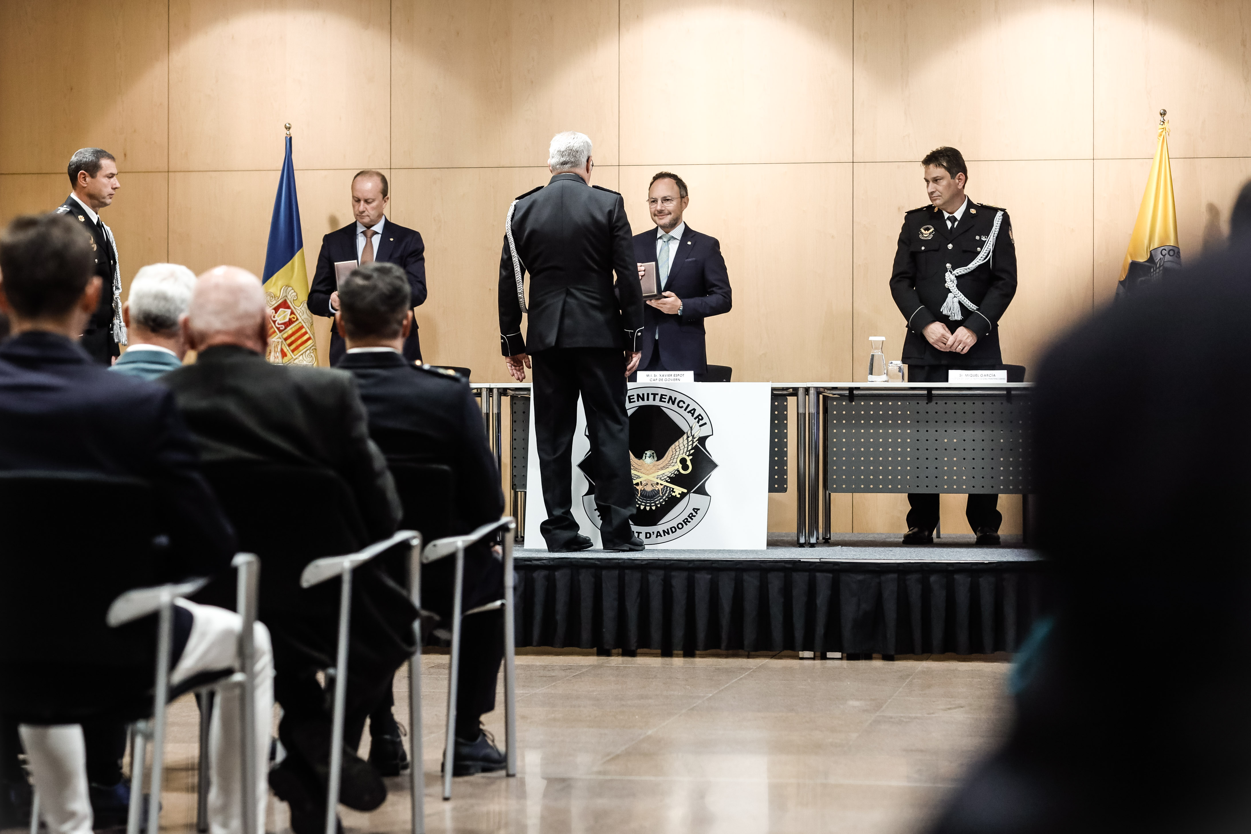 Espot referma la voluntat d’instaurar un pla de carrera per progressar dins el cos d’agents penitenciaris en el dia de la patrona